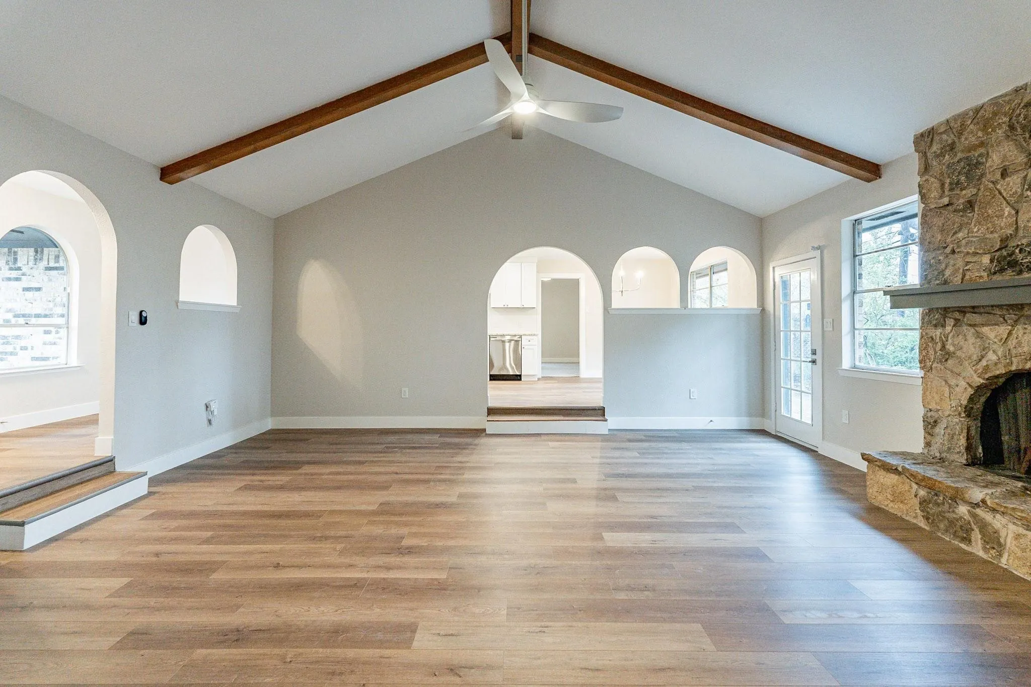 Single Family Residence For Sale in Tarrant County , 2105 Castle Oaks Drive, Arlington, Texas 76012, 3 Bedroom, 2 Bathroom, 2 Garage spaces, 1,815 Sqft, built in 1975, mls#21157599, Real Estate Agent in Arlington, Homes For Sale in Tarrant county, Homes For Sale in Arlington, Realtor in Arlington Texas, Real Estate Brokerage Independent Realty Texas, Luminita Cordes Realtor
