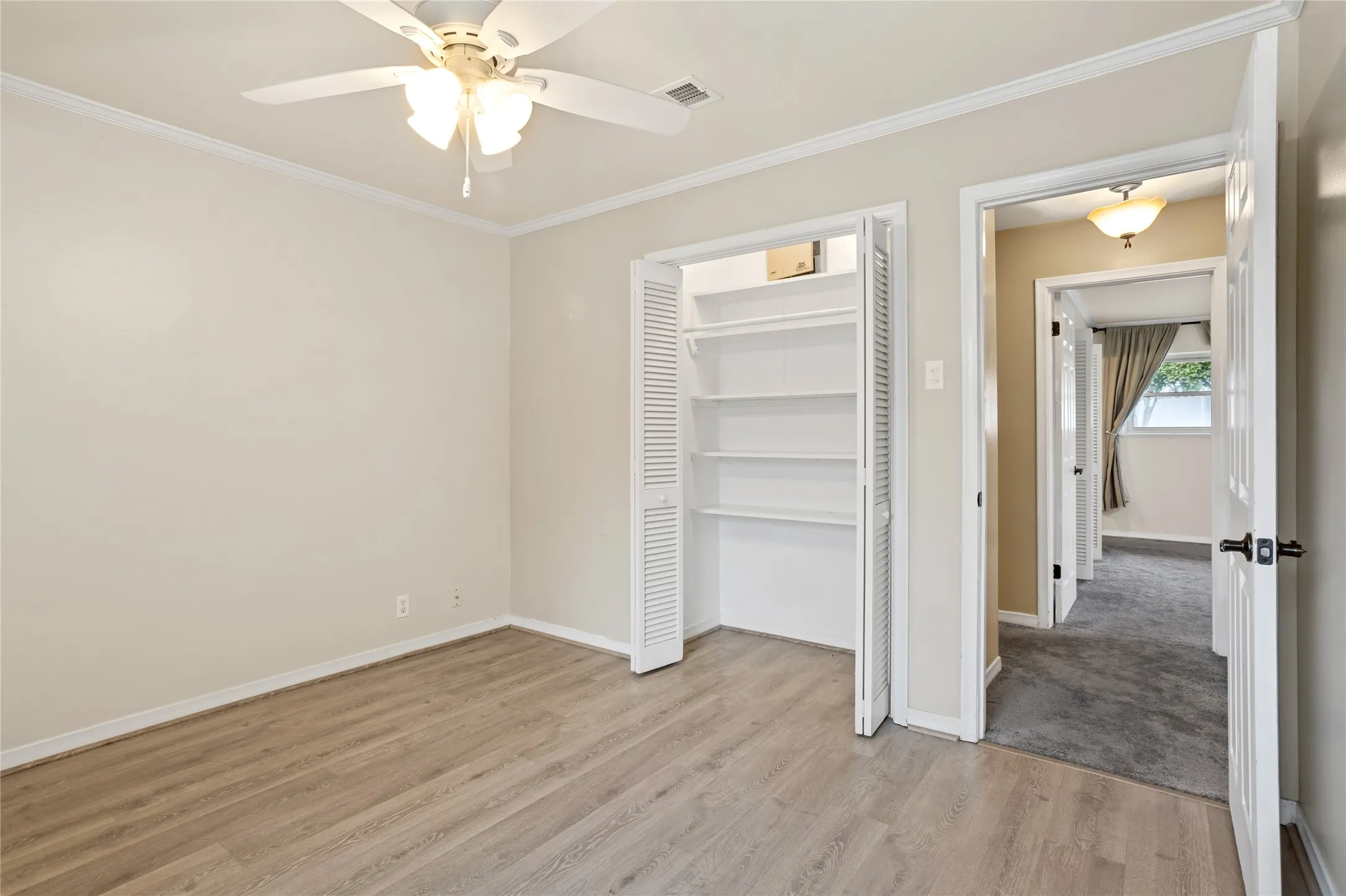 Single Family Residence For Sale in Grayson County , 1401 Greenbrier Drive, Sherman, Texas 75092, 3 Bedrooms, 2 Bathrooms, 2 Garage spaces, 1,932 Sqft, built in 1967, Price $309,900, mls#21157792, Real Estate Agent in Sherman, Homes For Sale in Grayson county, Homes For Sale in Sherman, Realtor in Sherman Texas, Real Estate Brokerage Independent Realty Texas, Luminita Cordes Realtor
