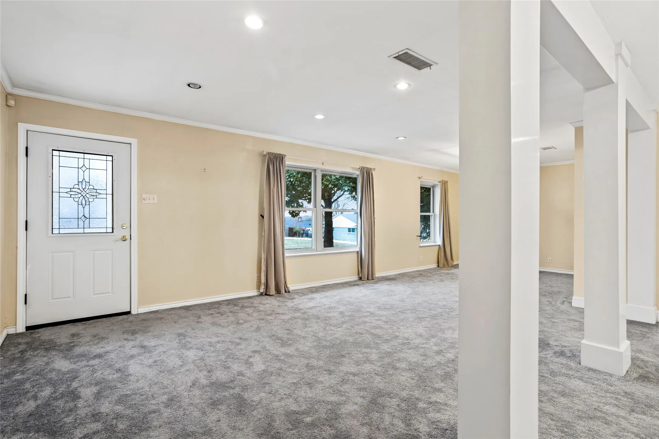 Single Family Residence For Sale in Grayson County , 1401 Greenbrier Drive, Sherman, Texas 75092, 3 Bedrooms, 2 Bathrooms, 2 Garage spaces, 1,932 Sqft, built in 1967, Price $309,900, mls#21157792, Real Estate Agent in Sherman, Homes For Sale in Grayson county, Homes For Sale in Sherman, Realtor in Sherman Texas, Real Estate Brokerage Independent Realty Texas, Luminita Cordes Realtor
