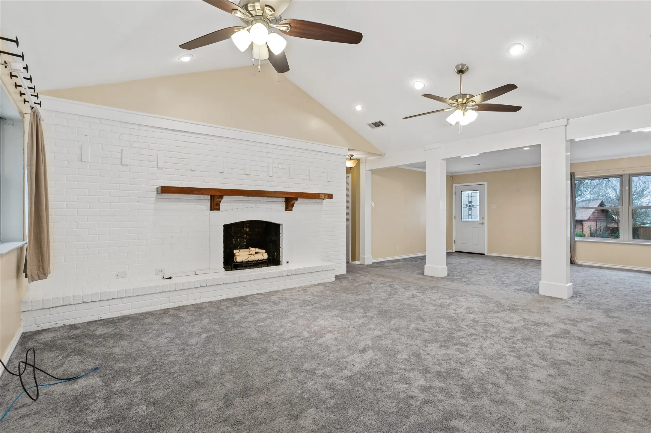 Single Family Residence For Sale in Grayson County , 1401 Greenbrier Drive, Sherman, Texas 75092, 3 Bedrooms, 2 Bathrooms, 2 Garage spaces, 1,932 Sqft, built in 1967, Price $309,900, mls#21157792, Real Estate Agent in Sherman, Homes For Sale in Grayson county, Homes For Sale in Sherman, Realtor in Sherman Texas, Real Estate Brokerage Independent Realty Texas, Luminita Cordes Realtor