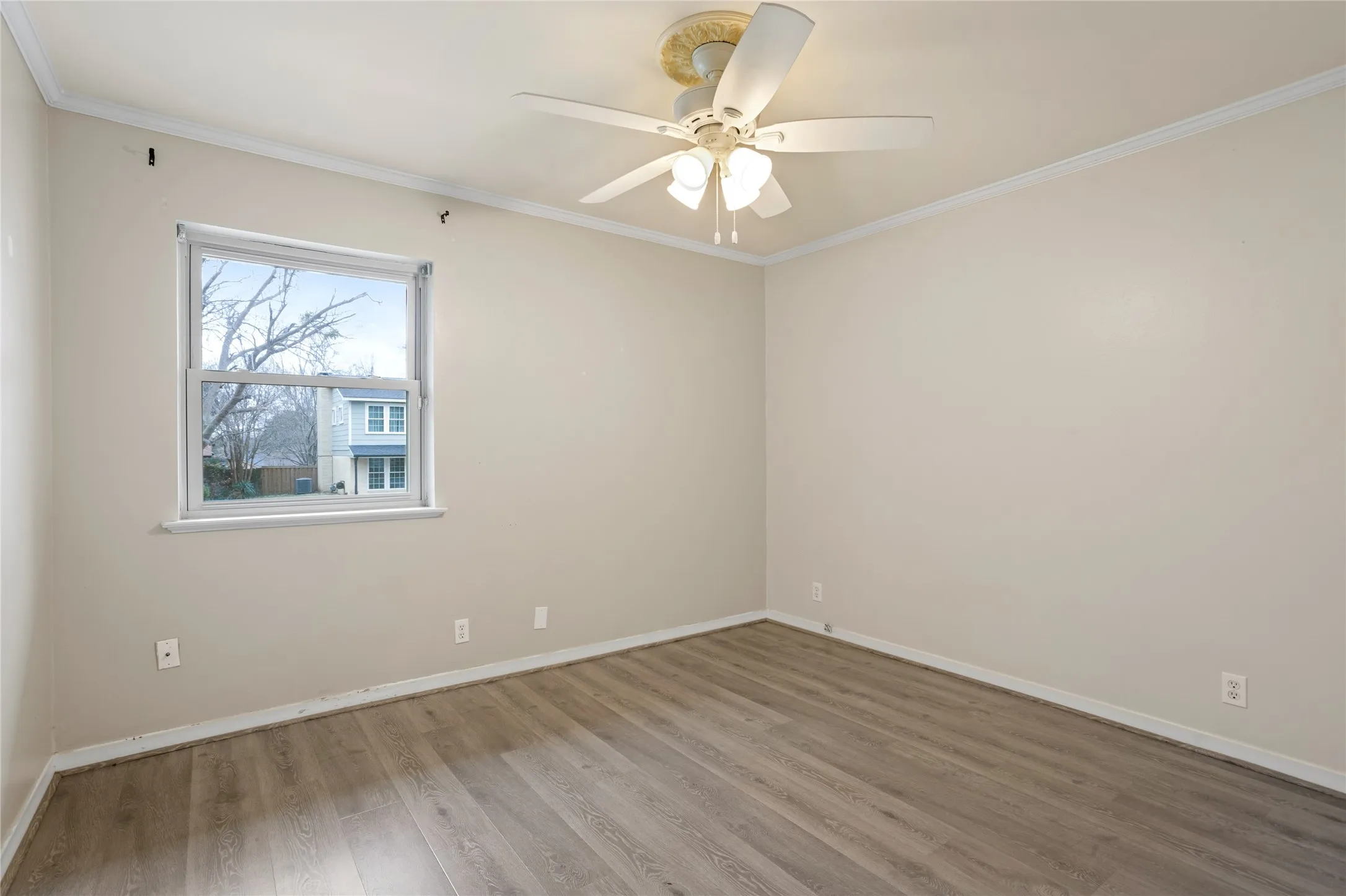Single Family Residence For Sale in Grayson County , 1401 Greenbrier Drive, Sherman, Texas 75092, 3 Bedrooms, 2 Bathrooms, 2 Garage spaces, 1,932 Sqft, built in 1967, Price $309,900, mls#21157792, Real Estate Agent in Sherman, Homes For Sale in Grayson county, Homes For Sale in Sherman, Realtor in Sherman Texas, Real Estate Brokerage Independent Realty Texas, Luminita Cordes Realtor