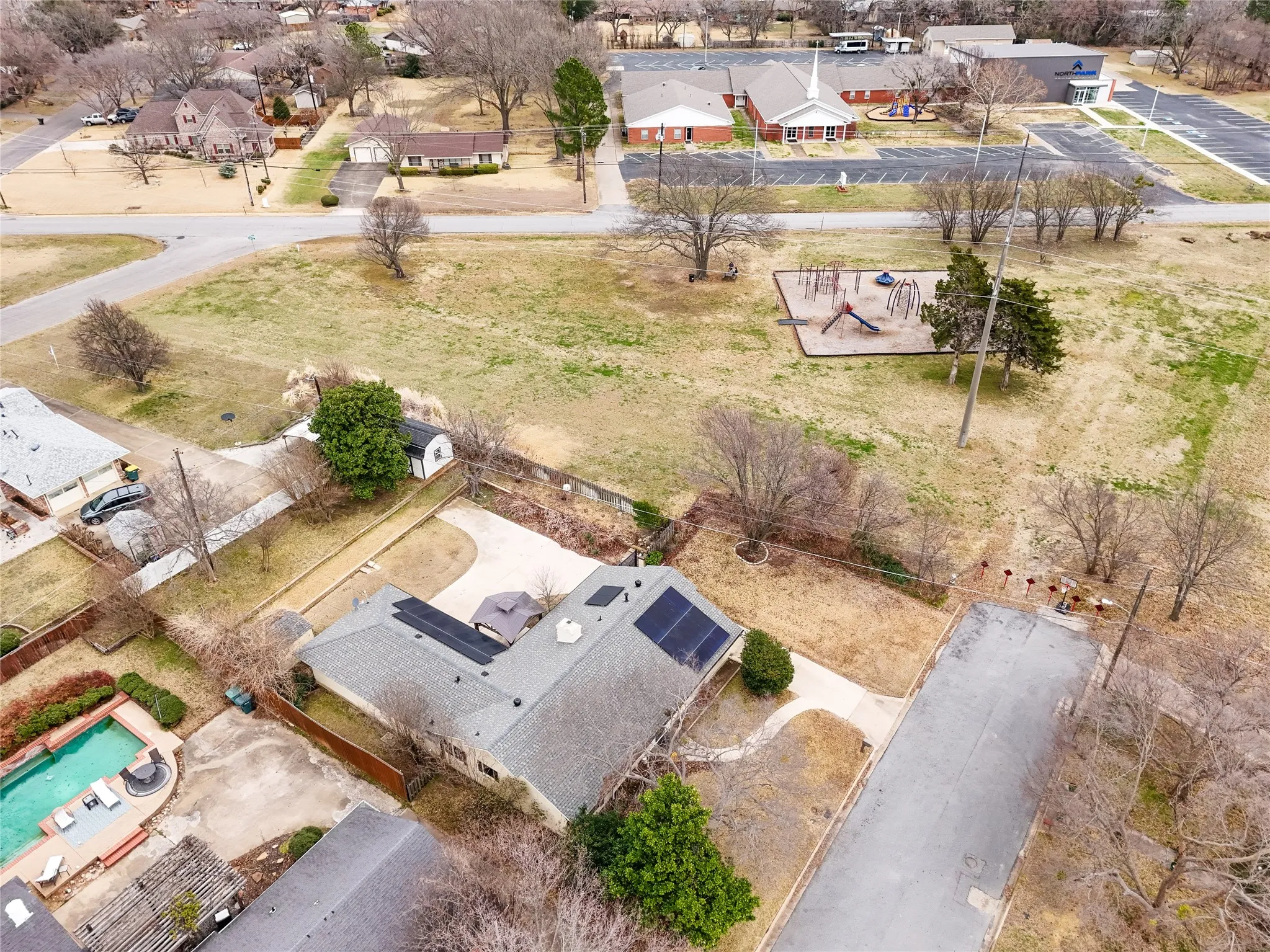 Single Family Residence For Sale in Grayson County , 1401 Greenbrier Drive, Sherman, Texas 75092, 3 Bedrooms, 2 Bathrooms, 2 Garage spaces, 1,932 Sqft, built in 1967, Price $309,900, mls#21157792, Real Estate Agent in Sherman, Homes For Sale in Grayson county, Homes For Sale in Sherman, Realtor in Sherman Texas, Real Estate Brokerage Independent Realty Texas, Luminita Cordes Realtor
