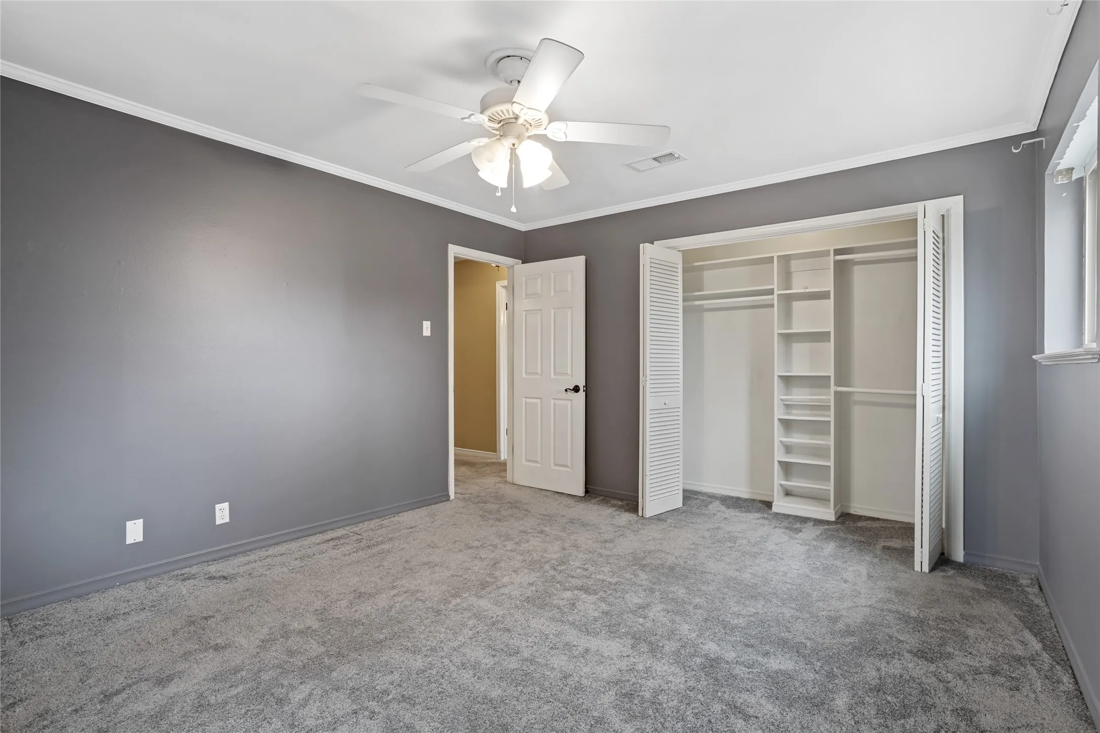 Single Family Residence For Sale in Grayson County , 1401 Greenbrier Drive, Sherman, Texas 75092, 3 Bedrooms, 2 Bathrooms, 2 Garage spaces, 1,932 Sqft, built in 1967, Price $309,900, mls#21157792, Real Estate Agent in Sherman, Homes For Sale in Grayson county, Homes For Sale in Sherman, Realtor in Sherman Texas, Real Estate Brokerage Independent Realty Texas, Luminita Cordes Realtor