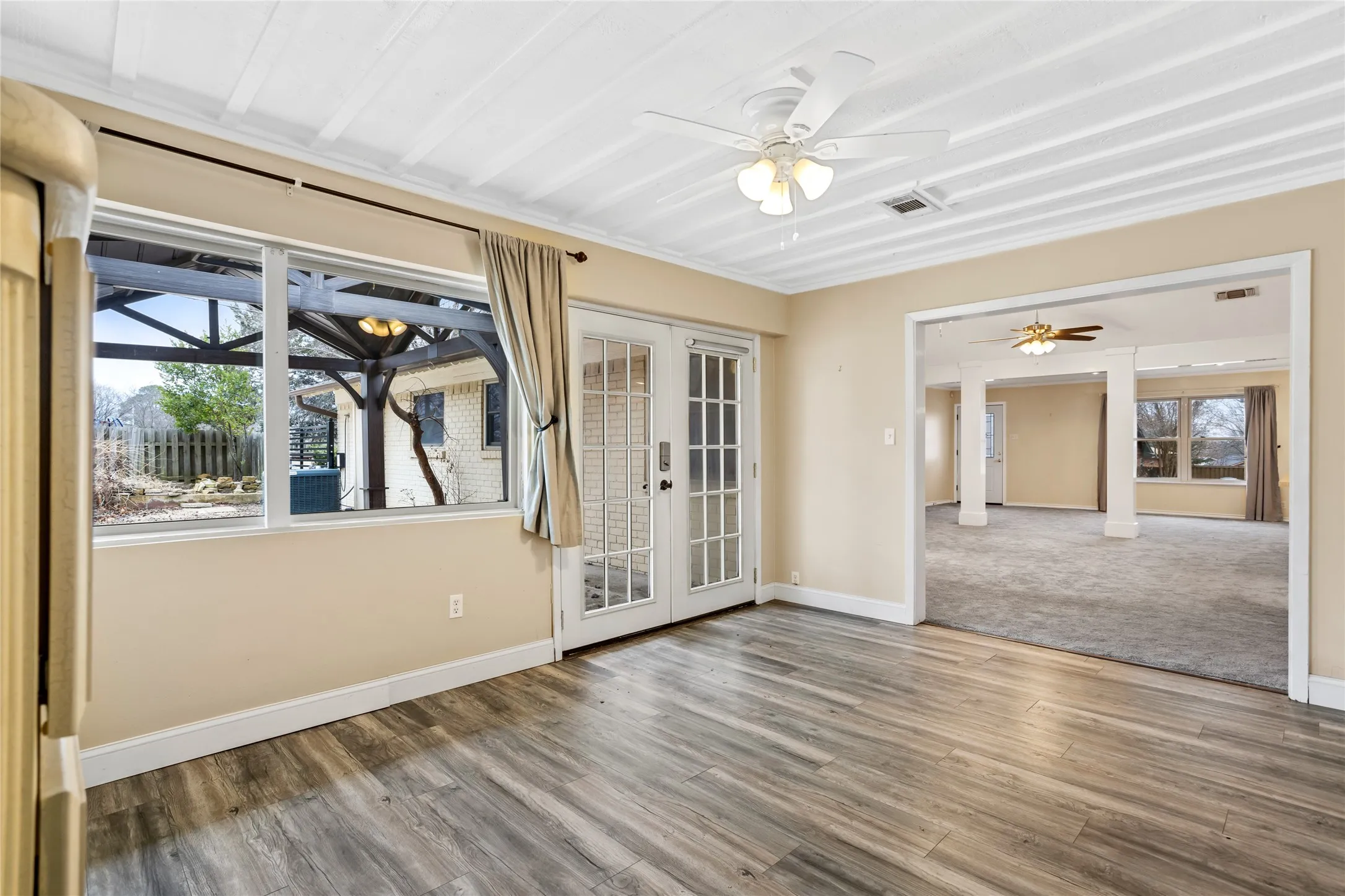 Single Family Residence For Sale in Grayson County , 1401 Greenbrier Drive, Sherman, Texas 75092, 3 Bedrooms, 2 Bathrooms, 2 Garage spaces, 1,932 Sqft, built in 1967, Price $309,900, mls#21157792, Real Estate Agent in Sherman, Homes For Sale in Grayson county, Homes For Sale in Sherman, Realtor in Sherman Texas, Real Estate Brokerage Independent Realty Texas, Luminita Cordes Realtor
