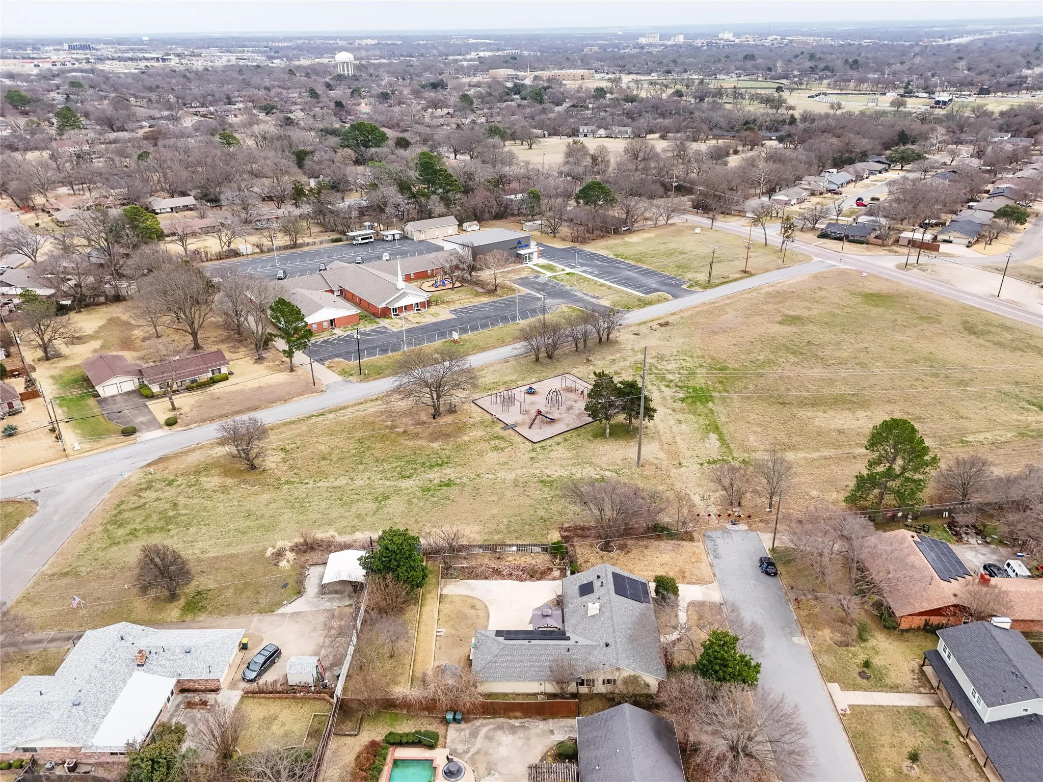 Single Family Residence For Sale in Grayson County , 1401 Greenbrier Drive, Sherman, Texas 75092, 3 Bedrooms, 2 Bathrooms, 2 Garage spaces, 1,932 Sqft, built in 1967, Price $309,900, mls#21157792, Real Estate Agent in Sherman, Homes For Sale in Grayson county, Homes For Sale in Sherman, Realtor in Sherman Texas, Real Estate Brokerage Independent Realty Texas, Luminita Cordes Realtor