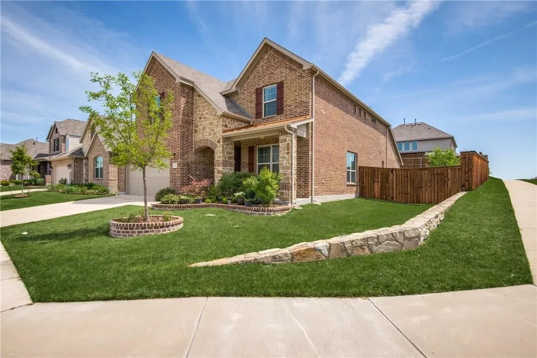 Single Family Residence For Sale in Denton County , 645 Sundrop Drive, Little Elm, Texas 75068, 4 Bedroom, 4 Bathroom, 2 Garage spaces, 3,855 Sqft, built in 2014, Preowned, mls#21157808, Real Estate Agent in Little Elm, Homes For Sale in Denton county, Homes For Sale in Little Elm, Realtor in Little Elm Texas, Real Estate Brokerage Independent Realty Texas, Luminita Cordes Realtor