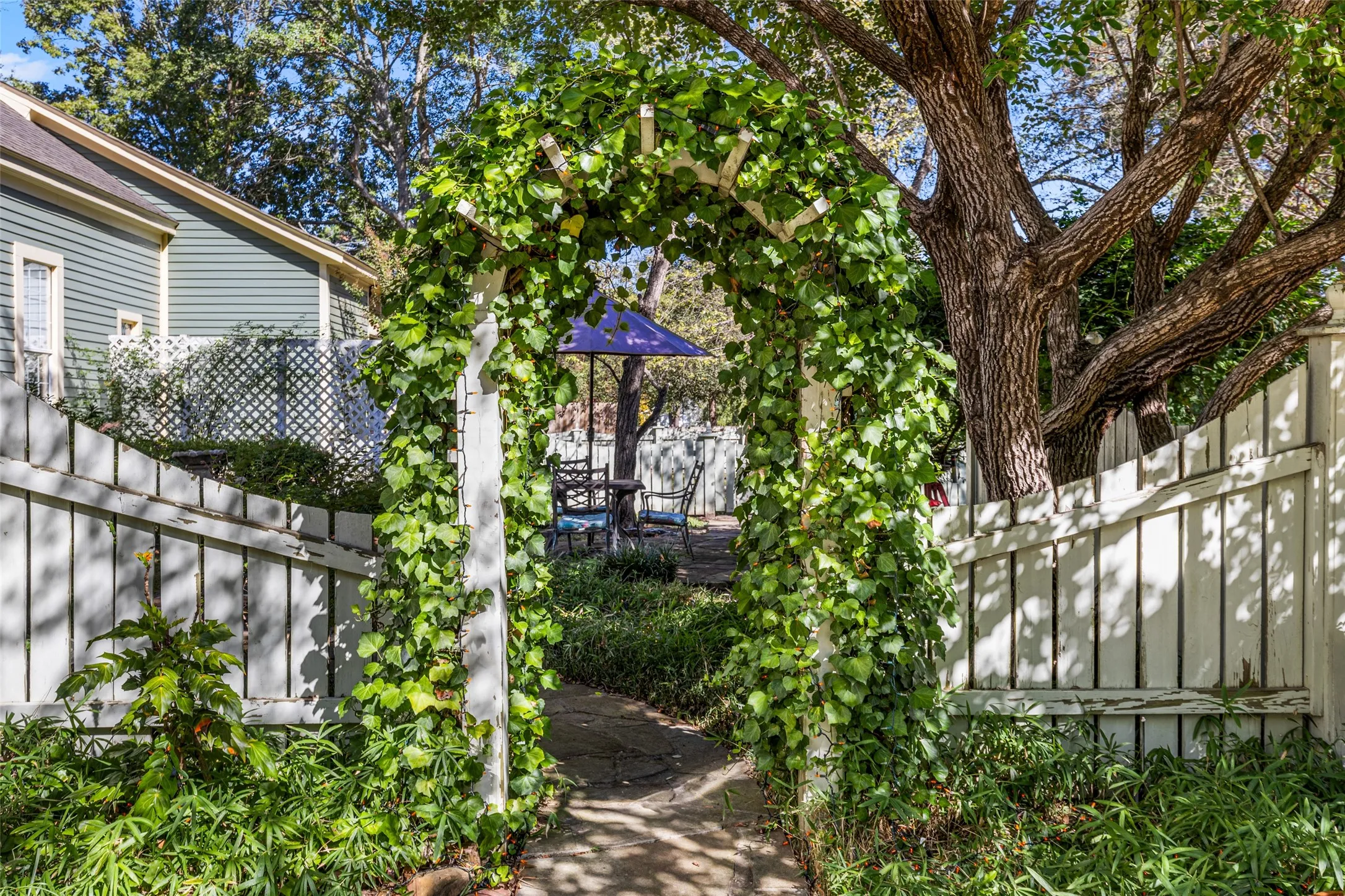 Entrance to courtyard and side door