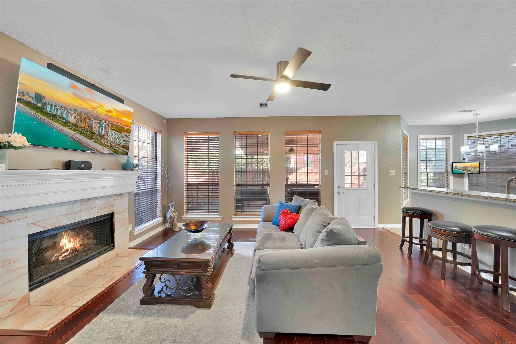Single Family Residence For Sale in Dallas County , 9352 Riverwalk Lane, Irving, Texas 75063, 3 Bedroom, 3 Bathroom, 2 Garage spaces, 2,141 Sqft, built in 1992, mls#21138445, Real Estate Agent in Irving, Homes For Sale in Dallas county, Homes For Sale in Irving, Realtor in Irving Texas, Real Estate Brokerage Independent Realty Texas, Luminita Cordes Realtor