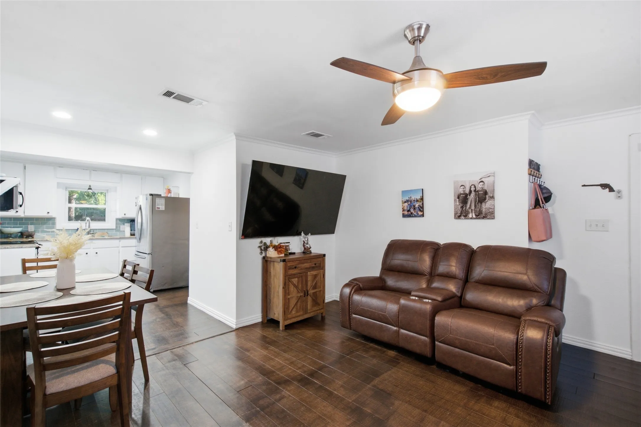 Single Family Residence For Sale in Parker County , 116 W 7th Street, Weatherford, Texas 76086, 2 Bedroom, 1 Bathroom, Garage spaces, 832 Sqft, built in 0, mls#21157851, Real Estate Agent in Weatherford, Homes For Sale in Parker county, Homes For Sale in Weatherford, Realtor in Weatherford Texas, Real Estate Brokerage Independent Realty Texas, Luminita Cordes Realtor