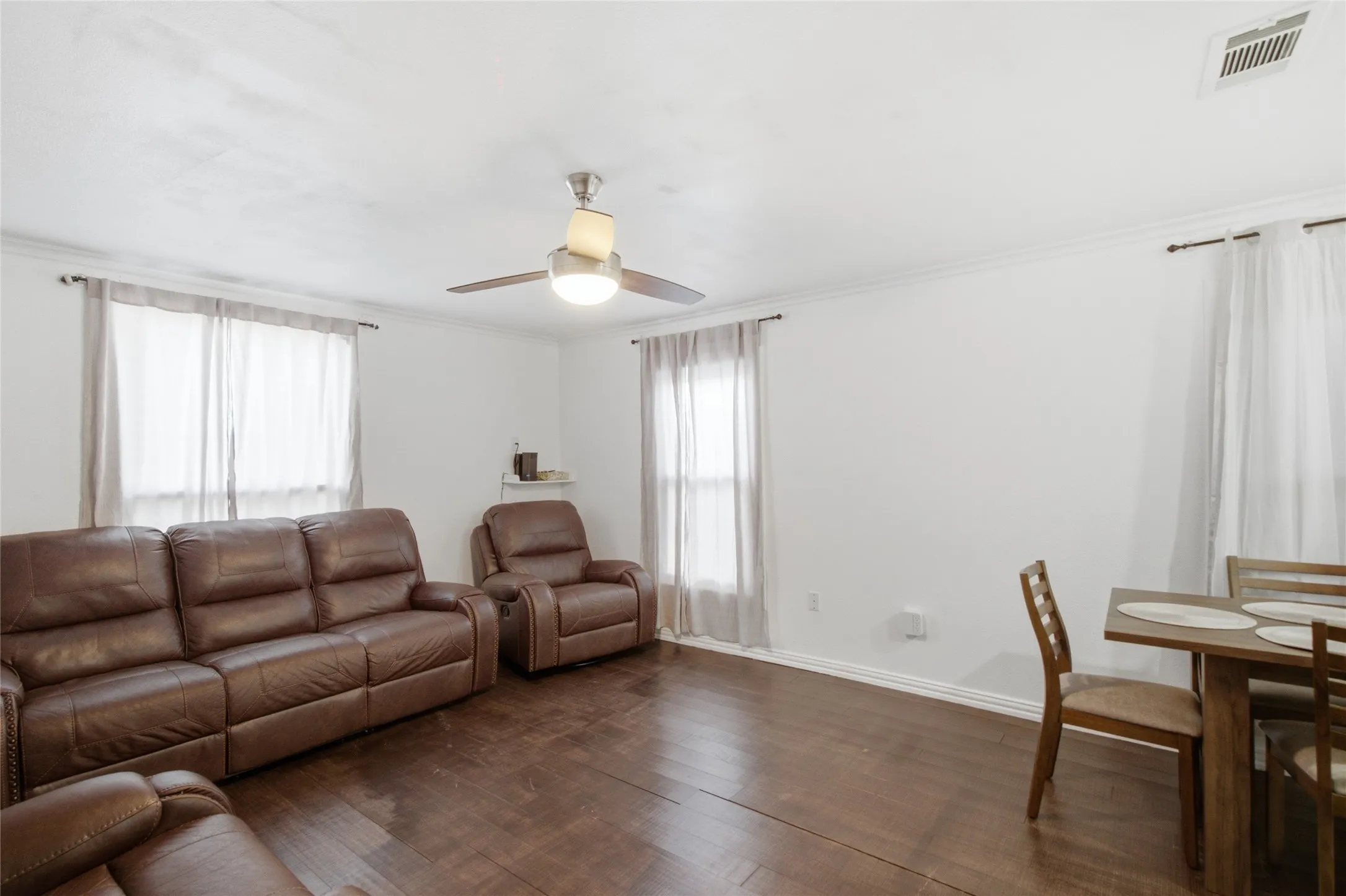 Single Family Residence For Sale in Parker County , 116 W 7th Street, Weatherford, Texas 76086, 2 Bedroom, 1 Bathroom, Garage spaces, 832 Sqft, built in 0, mls#21157851, Real Estate Agent in Weatherford, Homes For Sale in Parker county, Homes For Sale in Weatherford, Realtor in Weatherford Texas, Real Estate Brokerage Independent Realty Texas, Luminita Cordes Realtor