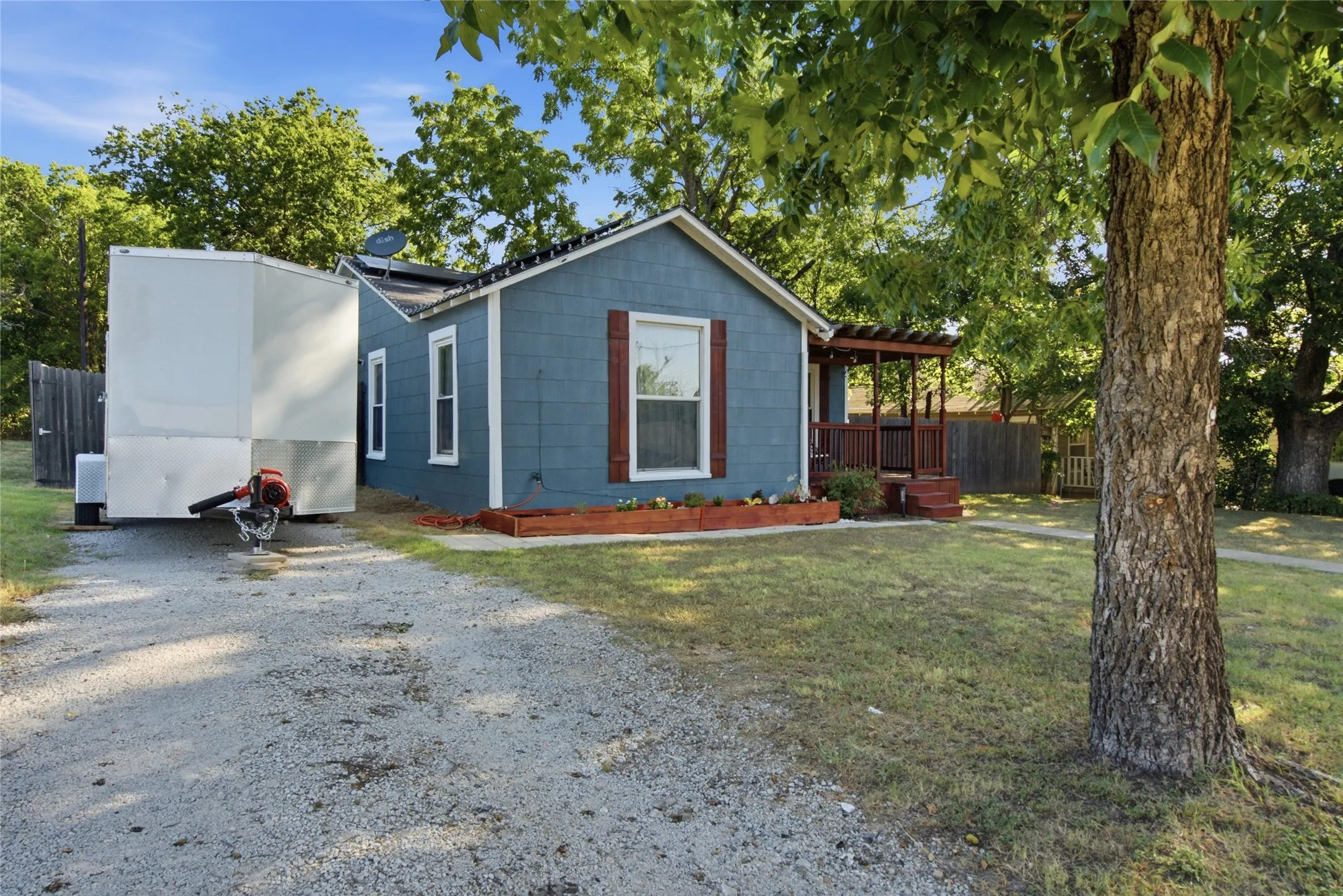 Single Family Residence For Sale in Parker County , 116 W 7th Street, Weatherford, Texas 76086, 2 Bedroom, 1 Bathroom, Garage spaces, 832 Sqft, built in 0, mls#21157851, Real Estate Agent in Weatherford, Homes For Sale in Parker county, Homes For Sale in Weatherford, Realtor in Weatherford Texas, Real Estate Brokerage Independent Realty Texas, Luminita Cordes Realtor