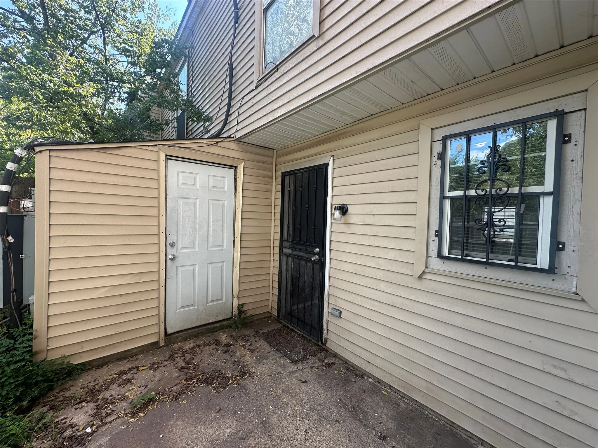 Townhouse For Sale in Dallas County , 9447 Olde Towne Row, Dallas, Texas 75227, 2 Bedroom, 2 Bathroom, Garage spaces, 1,140 Sqft, built in 1983, Preowned, Price $110,000, mls#21145992, Real Estate Agent in Dallas, Homes For Sale in Dallas county, Homes For Sale in Dallas, Realtor in Dallas Texas, Real Estate Brokerage Independent Realty Texas, Luminita Cordes Realtor