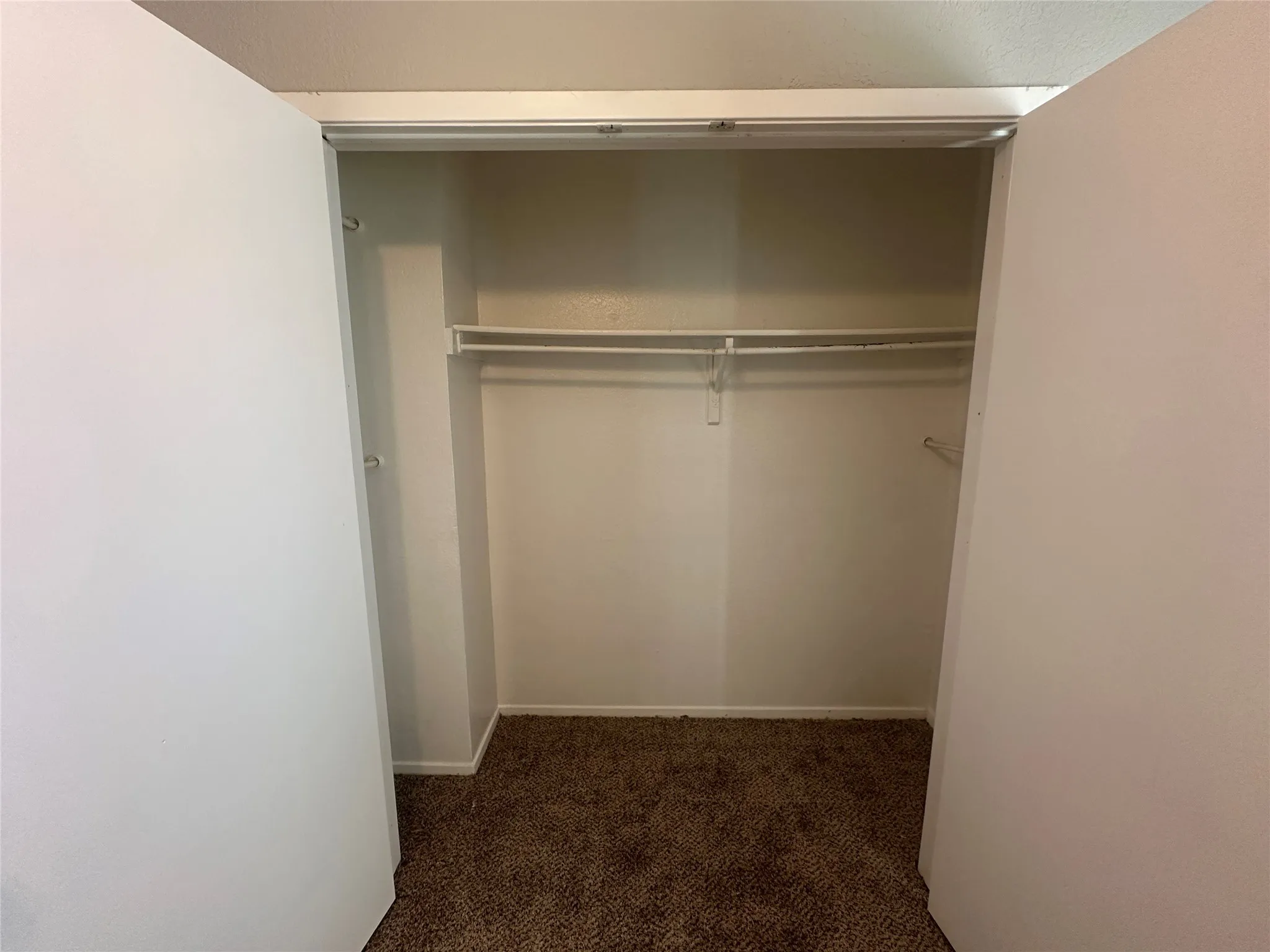Townhouse For Sale in Dallas County , 9447 Olde Towne Row, Dallas, Texas 75227, 2 Bedroom, 2 Bathroom, Garage spaces, 1,140 Sqft, built in 1983, Preowned, Price $110,000, mls#21145992, Real Estate Agent in Dallas, Homes For Sale in Dallas county, Homes For Sale in Dallas, Realtor in Dallas Texas, Real Estate Brokerage Independent Realty Texas, Luminita Cordes Realtor