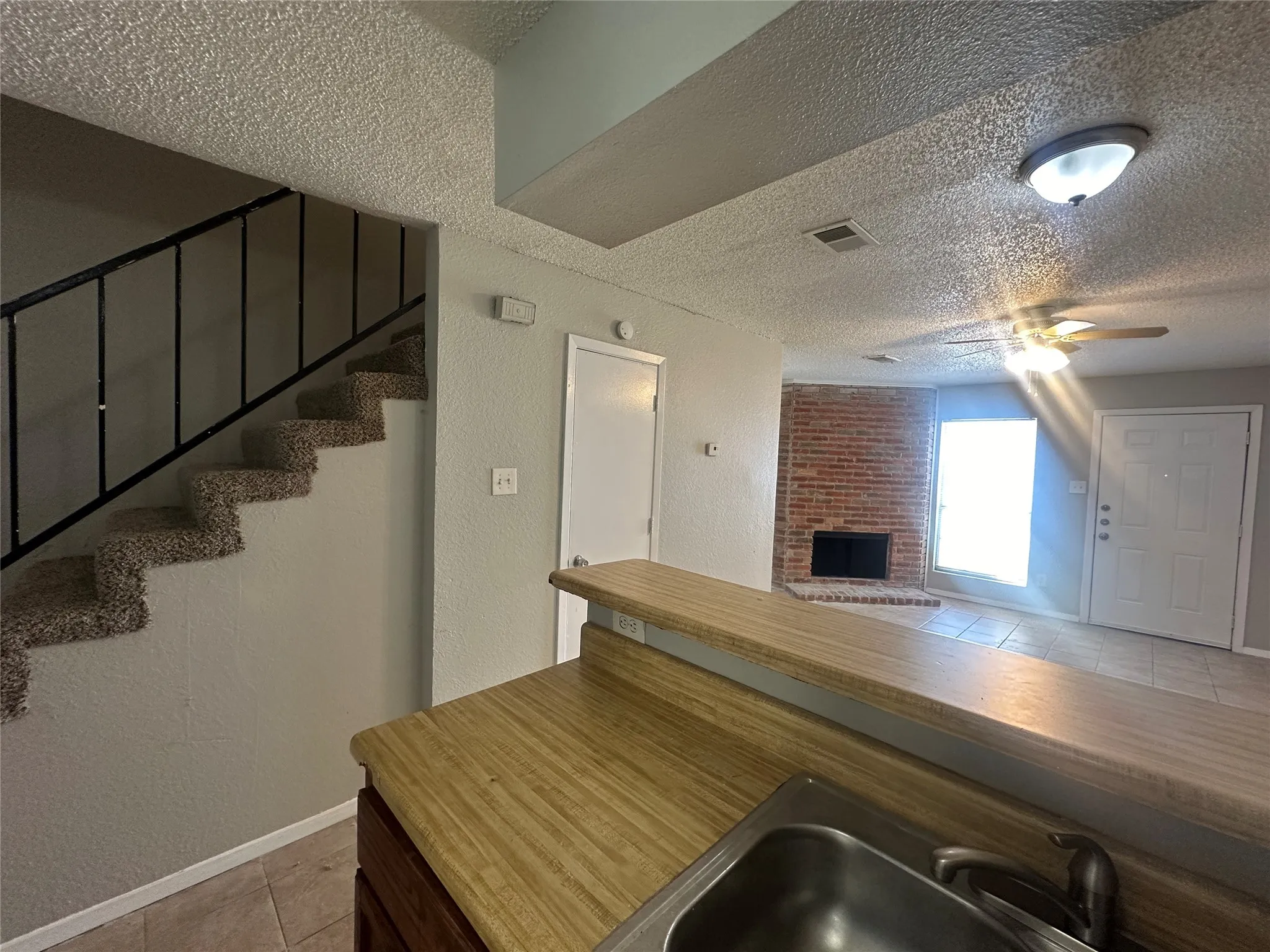 Townhouse For Sale in Dallas County , 9447 Olde Towne Row, Dallas, Texas 75227, 2 Bedroom, 2 Bathroom, Garage spaces, 1,140 Sqft, built in 1983, Preowned, Price $110,000, mls#21145992, Real Estate Agent in Dallas, Homes For Sale in Dallas county, Homes For Sale in Dallas, Realtor in Dallas Texas, Real Estate Brokerage Independent Realty Texas, Luminita Cordes Realtor