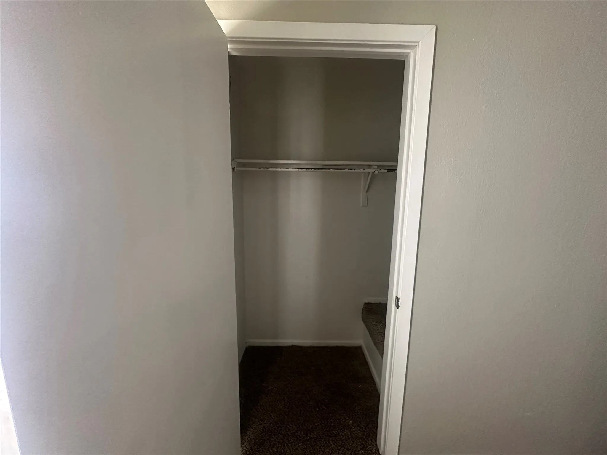 Townhouse For Sale in Dallas County , 9447 Olde Towne Row, Dallas, Texas 75227, 2 Bedroom, 2 Bathroom, Garage spaces, 1,140 Sqft, built in 1983, Preowned, Price $110,000, mls#21145992, Real Estate Agent in Dallas, Homes For Sale in Dallas county, Homes For Sale in Dallas, Realtor in Dallas Texas, Real Estate Brokerage Independent Realty Texas, Luminita Cordes Realtor