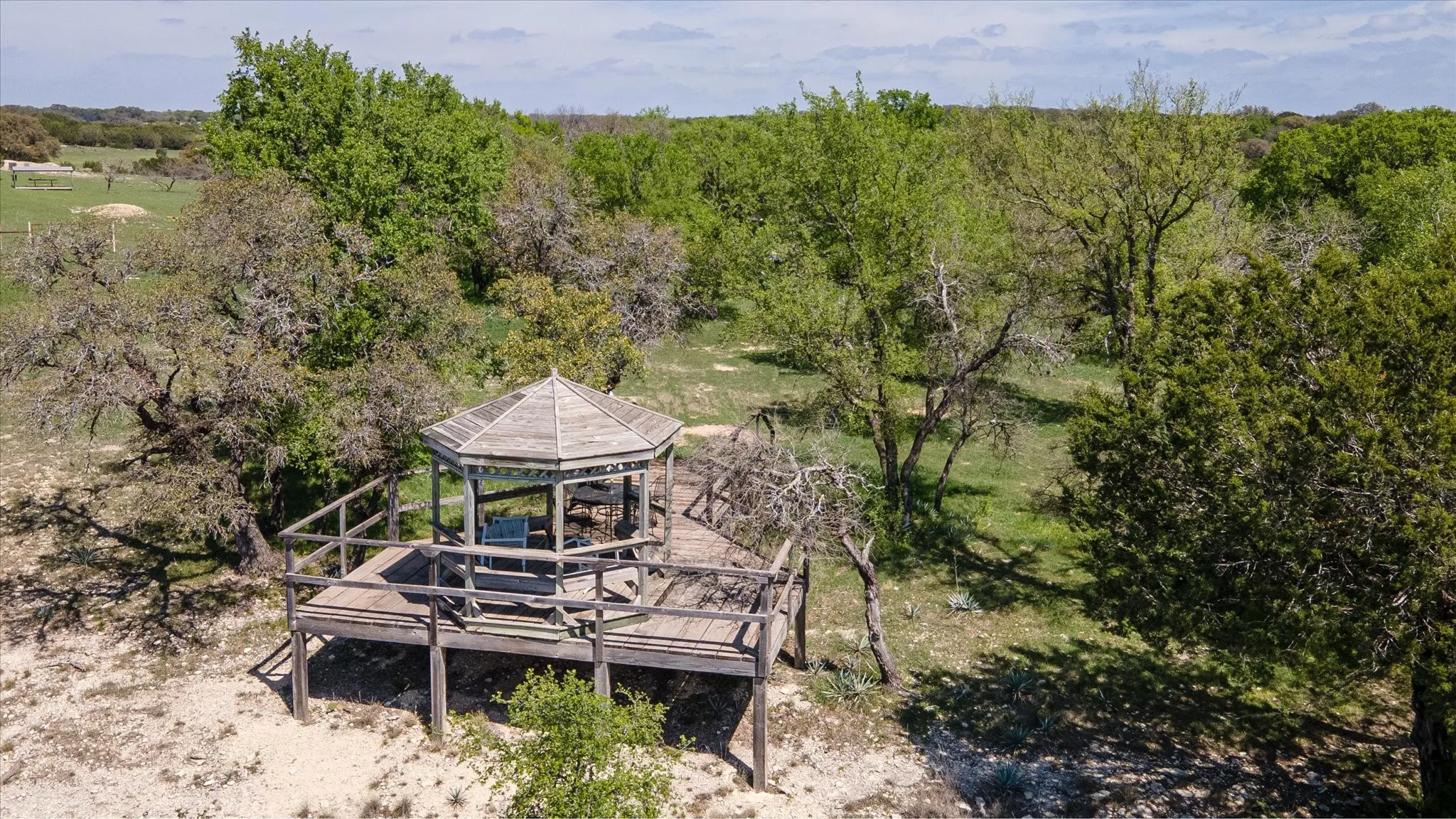 Single Family Residence For Sale in Erath County , 9885 County Road 270, Hico, Texas 76457, 3 Bedrooms, 2 Bathrooms, Garage spaces, 1,390 Sqft, built in 1986, Preowned, Price $825,000, mls#21157923, Real Estate Agent in Hico, Homes For Sale in Erath county, Homes For Sale in Hico, Realtor in Hico Texas, Real Estate Brokerage Independent Realty Texas, Luminita Cordes Realtor