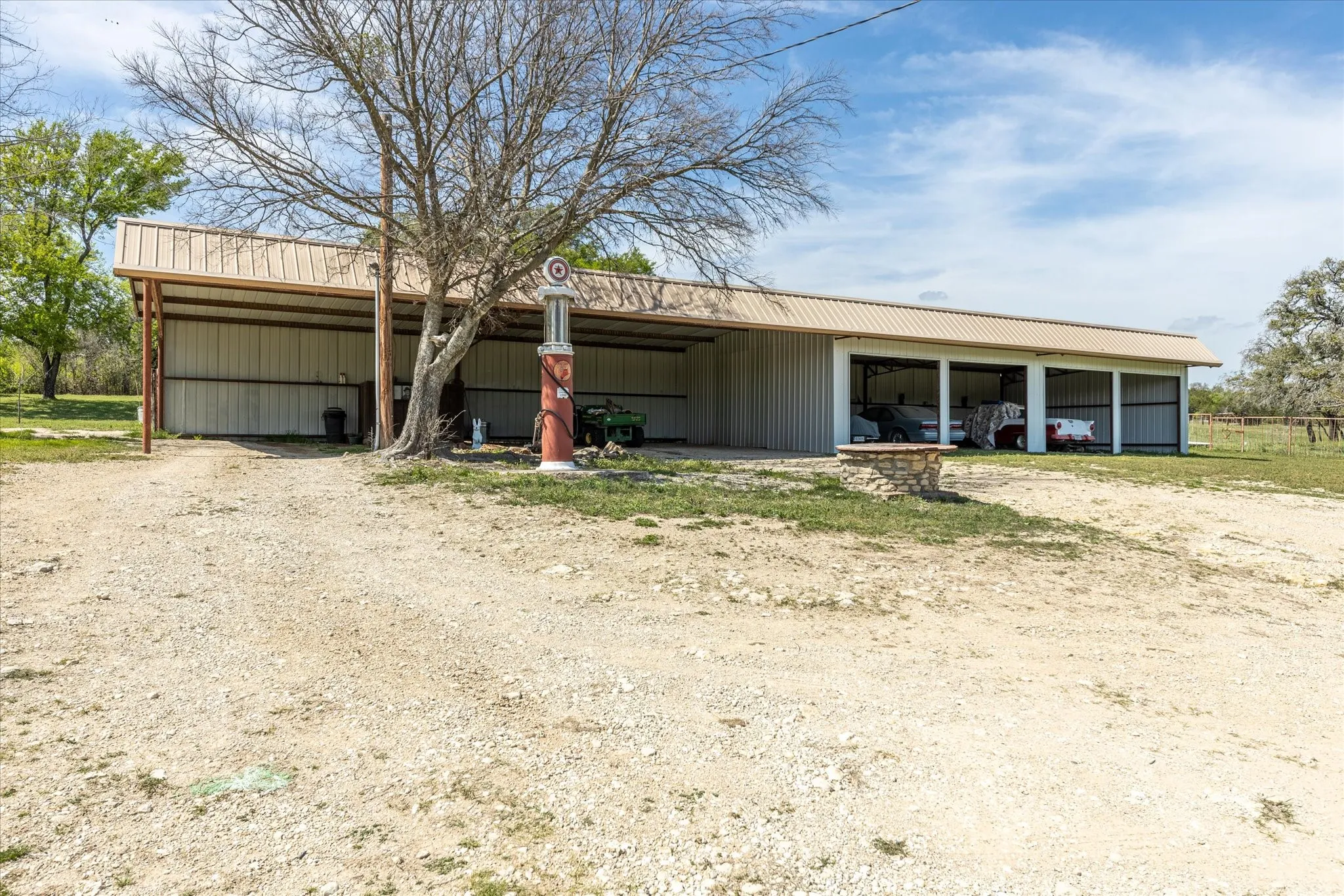 Single Family Residence For Sale in Erath County , 9885 County Road 270, Hico, Texas 76457, 3 Bedrooms, 2 Bathrooms, Garage spaces, 1,390 Sqft, built in 1986, Preowned, Price $825,000, mls#21157923, Real Estate Agent in Hico, Homes For Sale in Erath county, Homes For Sale in Hico, Realtor in Hico Texas, Real Estate Brokerage Independent Realty Texas, Luminita Cordes Realtor