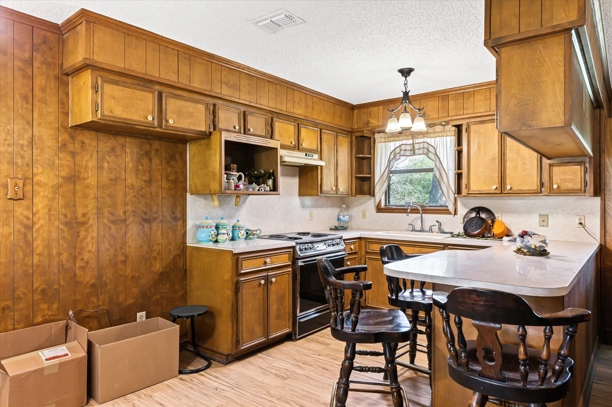 Single Family Residence For Sale in Erath County , 9885 County Road 270, Hico, Texas 76457, 3 Bedrooms, 2 Bathrooms, Garage spaces, 1,390 Sqft, built in 1986, Preowned, Price $825,000, mls#21157923, Real Estate Agent in Hico, Homes For Sale in Erath county, Homes For Sale in Hico, Realtor in Hico Texas, Real Estate Brokerage Independent Realty Texas, Luminita Cordes Realtor