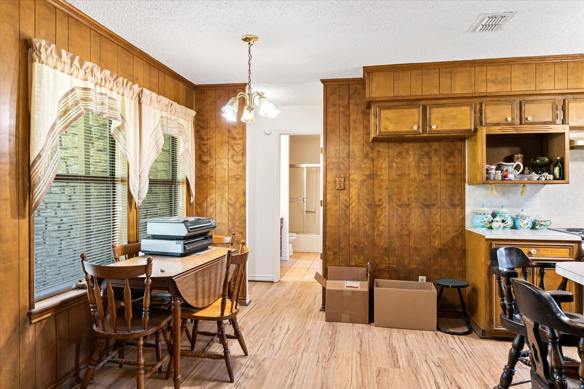 Single Family Residence For Sale in Erath County , 9885 County Road 270, Hico, Texas 76457, 3 Bedrooms, 2 Bathrooms, Garage spaces, 1,390 Sqft, built in 1986, Preowned, Price $825,000, mls#21157923, Real Estate Agent in Hico, Homes For Sale in Erath county, Homes For Sale in Hico, Realtor in Hico Texas, Real Estate Brokerage Independent Realty Texas, Luminita Cordes Realtor