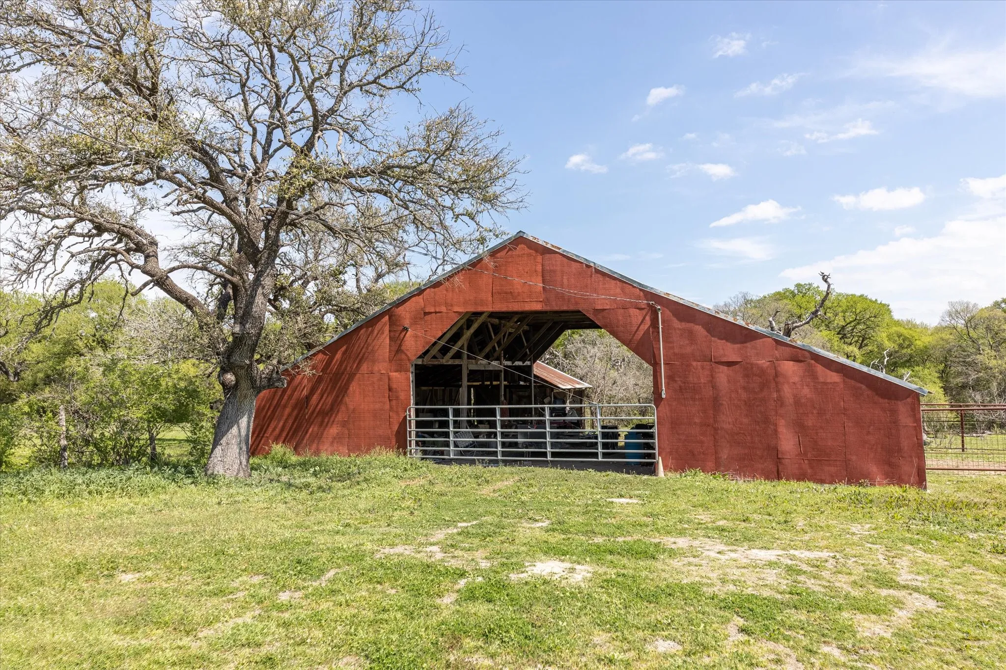 Single Family Residence For Sale in Erath County , 9885 County Road 270, Hico, Texas 76457, 3 Bedrooms, 2 Bathrooms, Garage spaces, 1,390 Sqft, built in 1986, Preowned, Price $825,000, mls#21157923, Real Estate Agent in Hico, Homes For Sale in Erath county, Homes For Sale in Hico, Realtor in Hico Texas, Real Estate Brokerage Independent Realty Texas, Luminita Cordes Realtor