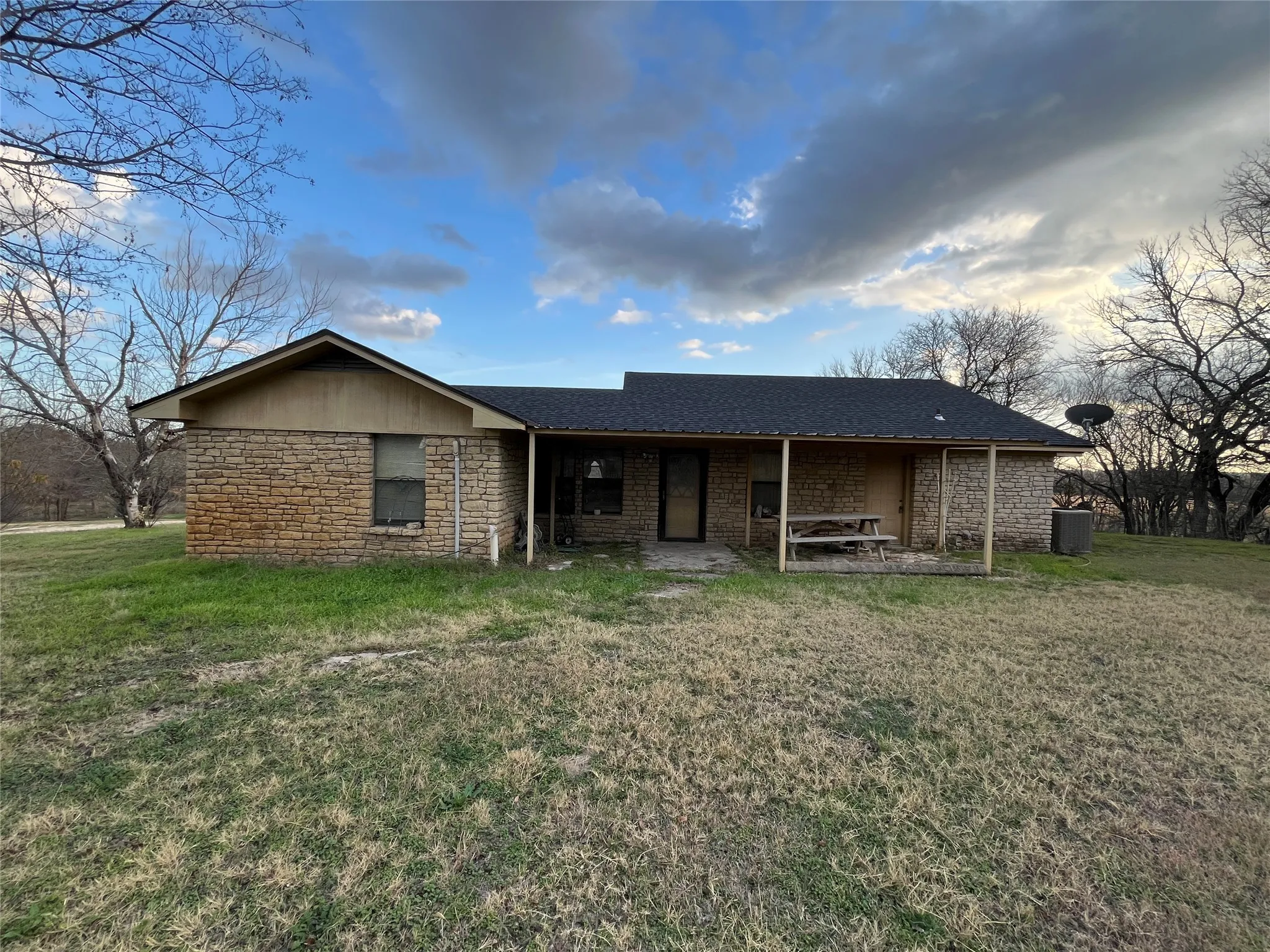 Single Family Residence For Sale in Erath County , 9885 County Road 270, Hico, Texas 76457, 3 Bedrooms, 2 Bathrooms, Garage spaces, 1,390 Sqft, built in 1986, Preowned, Price $825,000, mls#21157923, Real Estate Agent in Hico, Homes For Sale in Erath county, Homes For Sale in Hico, Realtor in Hico Texas, Real Estate Brokerage Independent Realty Texas, Luminita Cordes Realtor