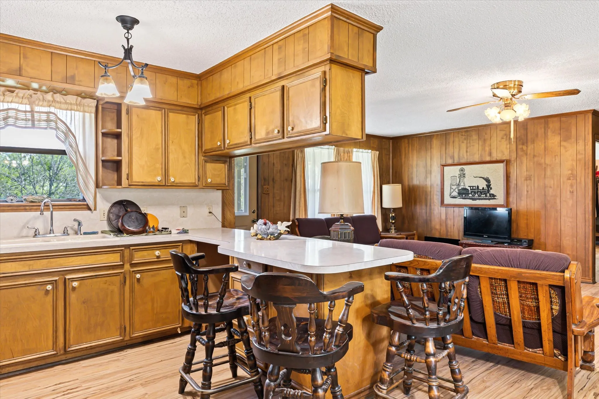 Single Family Residence For Sale in Erath County , 9885 County Road 270, Hico, Texas 76457, 3 Bedrooms, 2 Bathrooms, Garage spaces, 1,390 Sqft, built in 1986, Preowned, Price $825,000, mls#21157923, Real Estate Agent in Hico, Homes For Sale in Erath county, Homes For Sale in Hico, Realtor in Hico Texas, Real Estate Brokerage Independent Realty Texas, Luminita Cordes Realtor