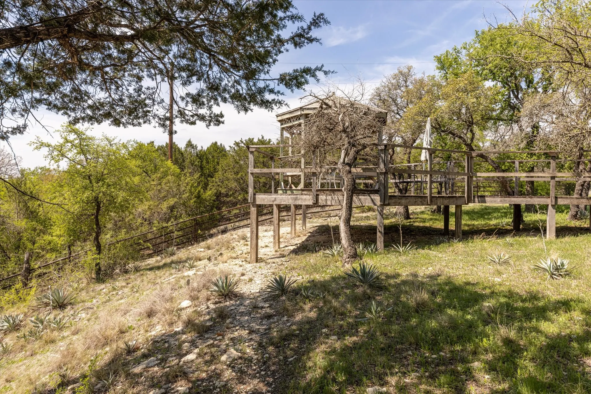 Single Family Residence For Sale in Erath County , 9885 County Road 270, Hico, Texas 76457, 3 Bedrooms, 2 Bathrooms, Garage spaces, 1,390 Sqft, built in 1986, Preowned, Price $825,000, mls#21157923, Real Estate Agent in Hico, Homes For Sale in Erath county, Homes For Sale in Hico, Realtor in Hico Texas, Real Estate Brokerage Independent Realty Texas, Luminita Cordes Realtor