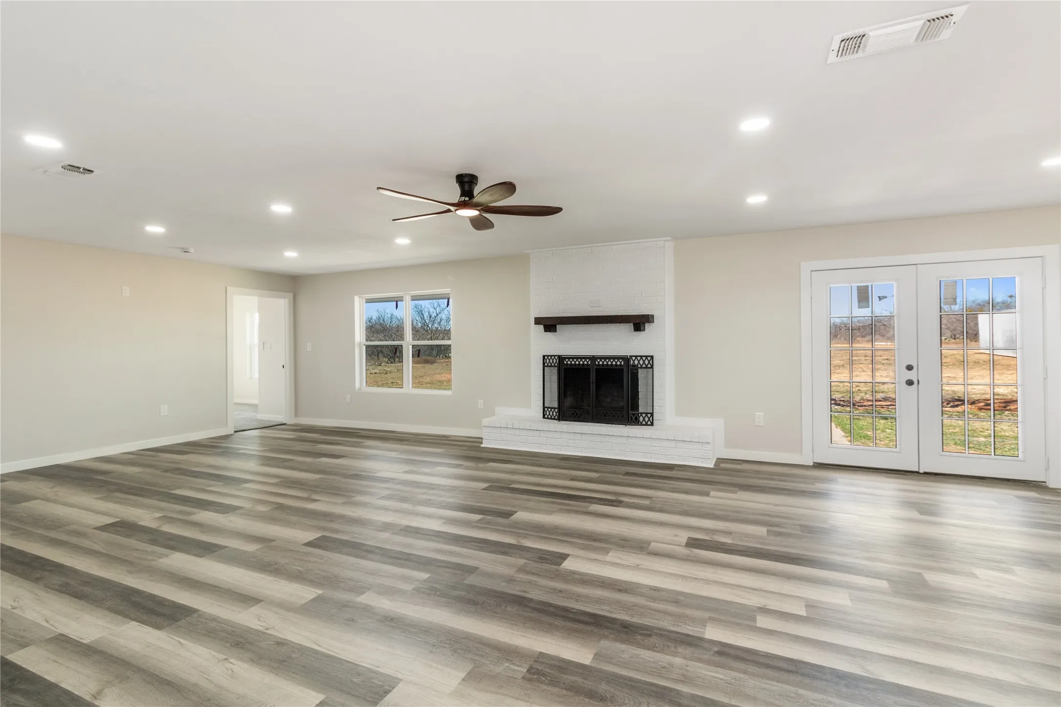 Single Family Residence For Sale in Coleman County , 6301 State Highway 153, Coleman, Texas 76834, 3 Bedroom, 2 Bathroom, 2 Garage spaces, 1,861 Sqft, built in 0, Unknown, mls#21157950, Real Estate Agent in Coleman, Homes For Sale in Coleman county, Homes For Sale in Coleman, Realtor in Coleman Texas, Real Estate Brokerage Independent Realty Texas, Luminita Cordes Realtor