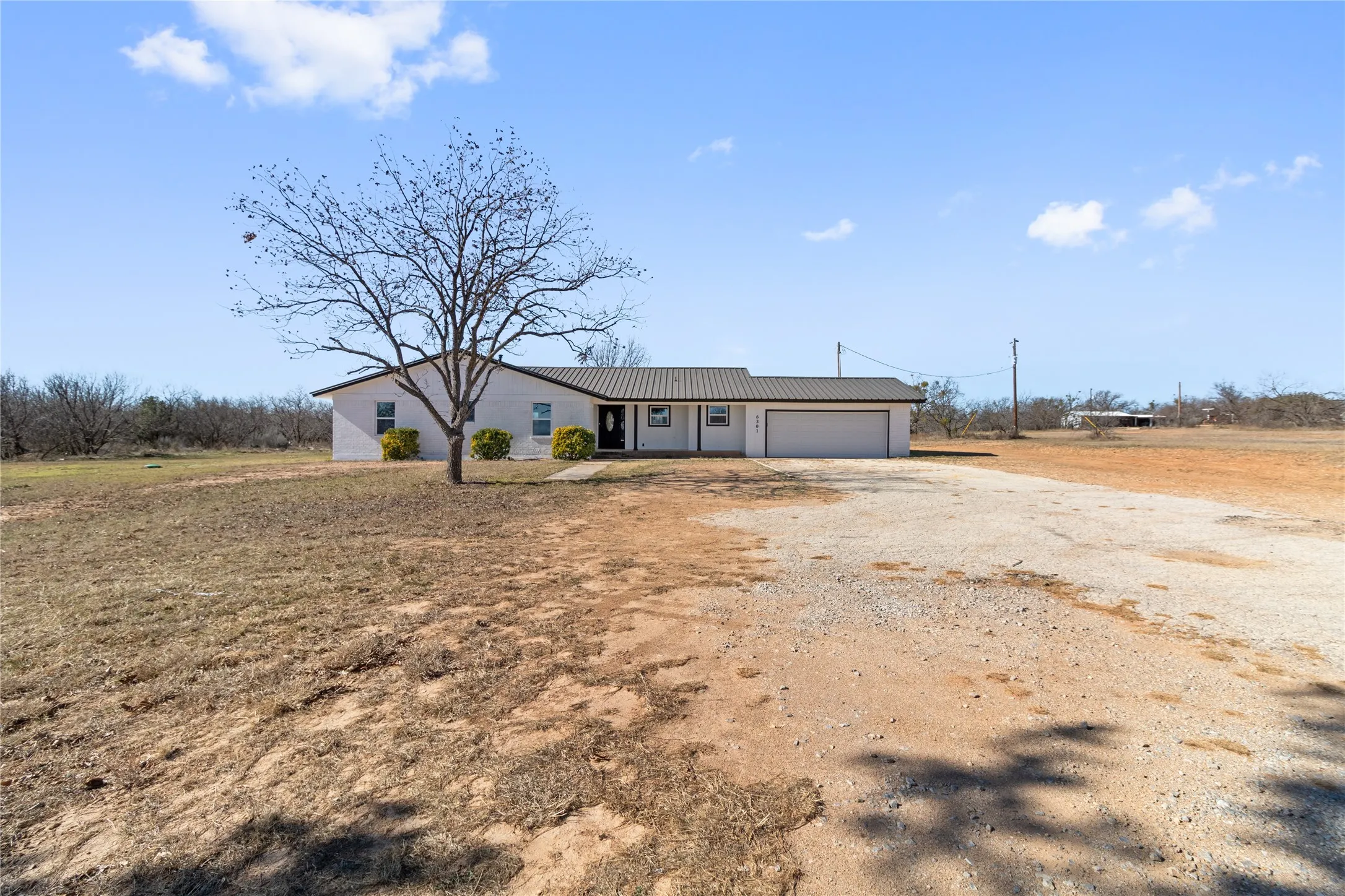 Single Family Residence For Sale in Coleman County , 6301 State Highway 153, Coleman, Texas 76834, 3 Bedroom, 2 Bathroom, 2 Garage spaces, 1,861 Sqft, built in 0, Unknown, mls#21157950, Real Estate Agent in Coleman, Homes For Sale in Coleman county, Homes For Sale in Coleman, Realtor in Coleman Texas, Real Estate Brokerage Independent Realty Texas, Luminita Cordes Realtor