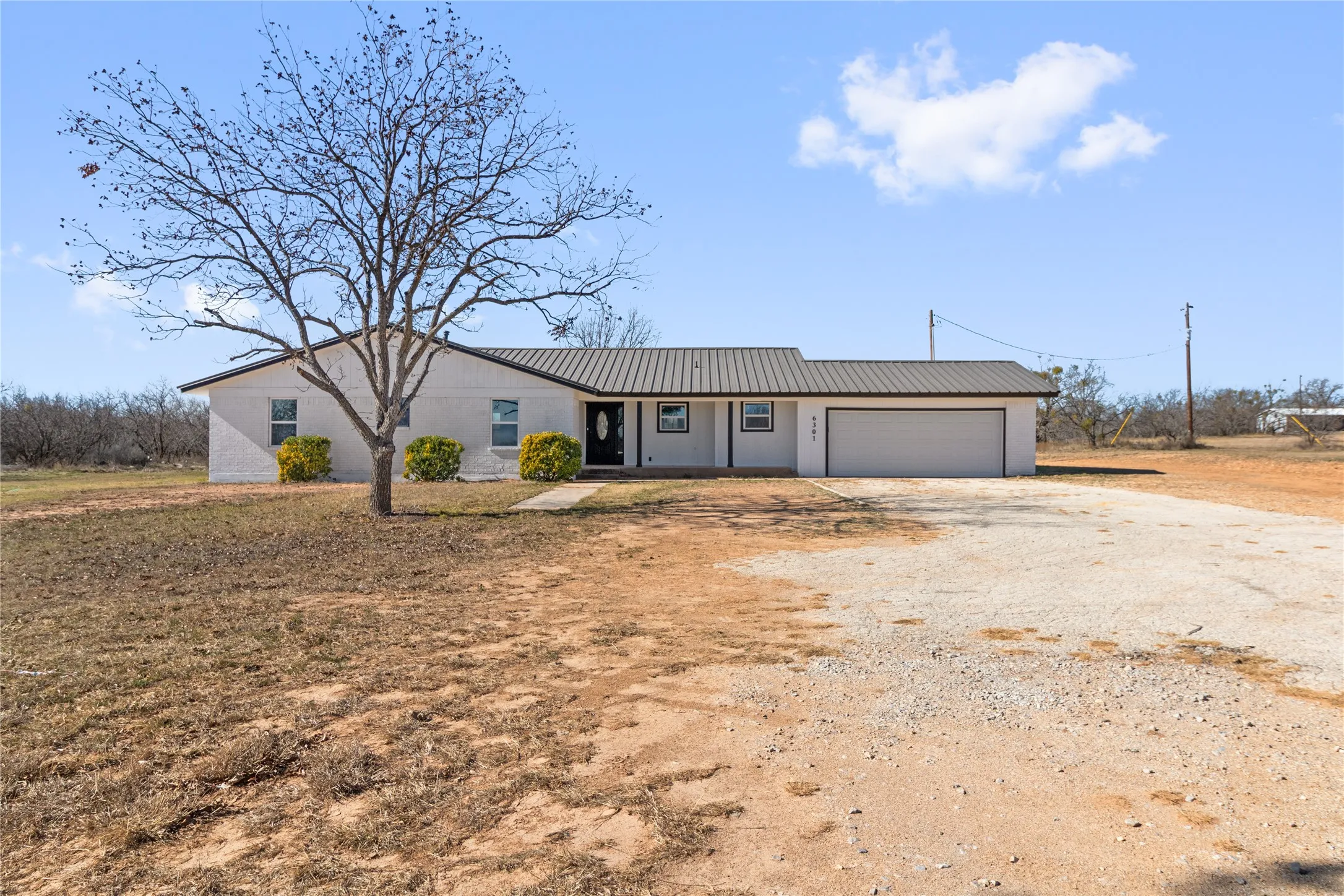 Single Family Residence For Sale in Coleman County , 6301 State Highway 153, Coleman, Texas 76834, 3 Bedroom, 2 Bathroom, 2 Garage spaces, 1,861 Sqft, built in 0, Unknown, mls#21157950, Real Estate Agent in Coleman, Homes For Sale in Coleman county, Homes For Sale in Coleman, Realtor in Coleman Texas, Real Estate Brokerage Independent Realty Texas, Luminita Cordes Realtor