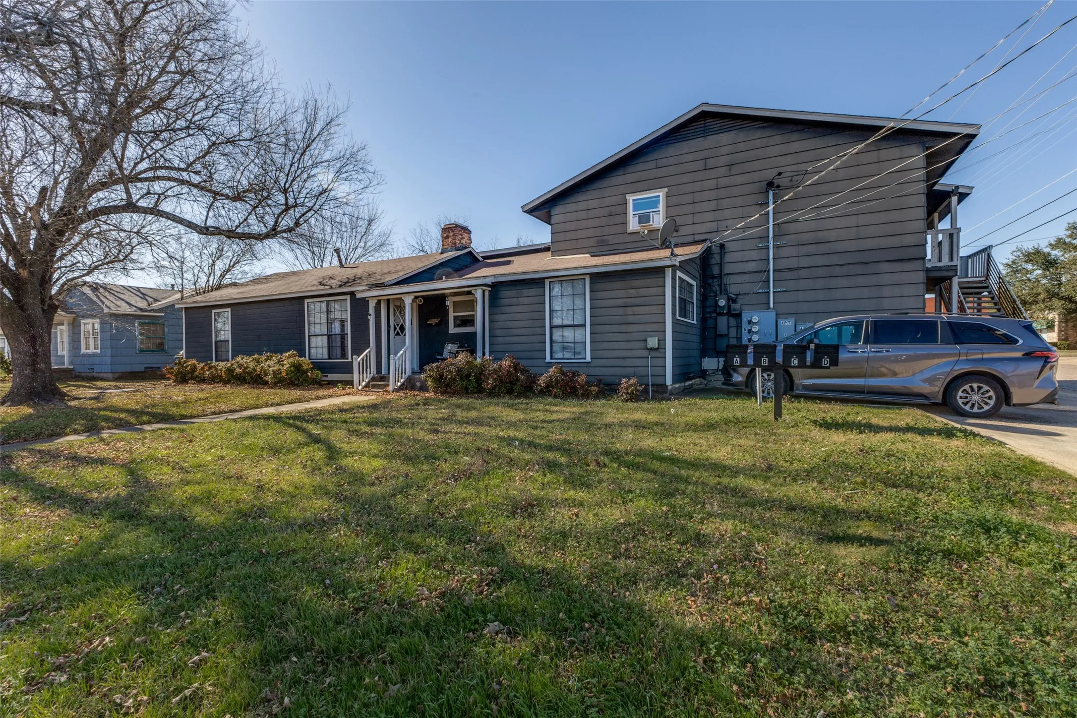 Quadruplex For Sale in Dallas County , 315 N Merrill Avenue, Duncanville, Texas 75116, 9 Bedrooms, 5 Bathrooms, 4 Garage spaces, 0 Sqft, built in 1955, Preowned, Price $625,000, mls#21157933, Real Estate Agent in Duncanville, Homes For Sale in Dallas county, Homes For Sale in Duncanville, Realtor in Duncanville Texas, Real Estate Brokerage Independent Realty Texas, Luminita Cordes Realtor
