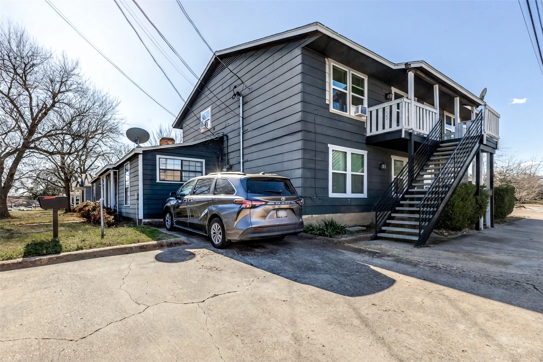 Quadruplex For Sale in Dallas County , 315 N Merrill Avenue, Duncanville, Texas 75116, 9 Bedrooms, 5 Bathrooms, 4 Garage spaces, 0 Sqft, built in 1955, Preowned, Price $625,000, mls#21157933, Real Estate Agent in Duncanville, Homes For Sale in Dallas county, Homes For Sale in Duncanville, Realtor in Duncanville Texas, Real Estate Brokerage Independent Realty Texas, Luminita Cordes Realtor