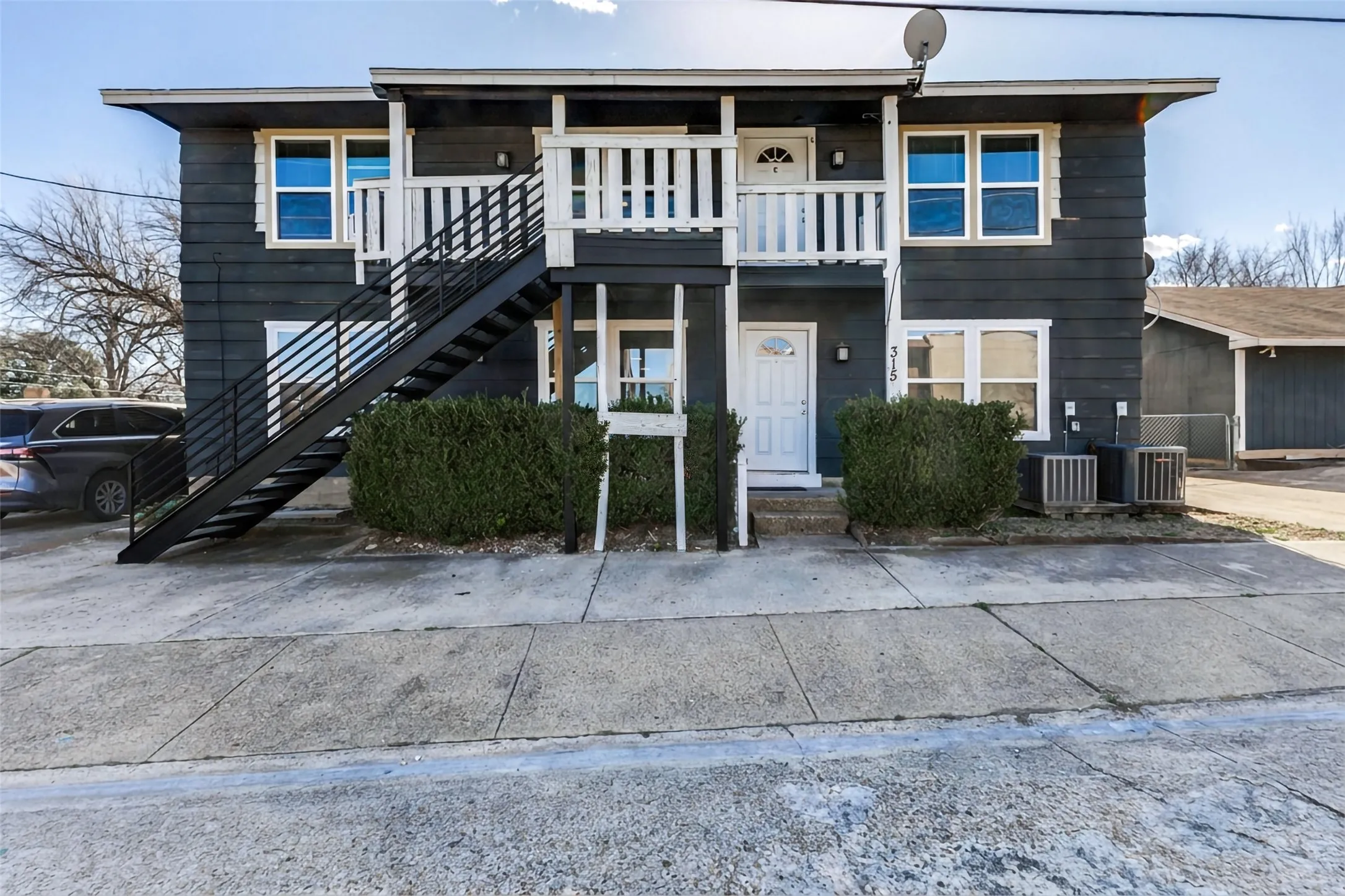 Quadruplex For Sale in Dallas County , 315 N Merrill Avenue, Duncanville, Texas 75116, 9 Bedrooms, 5 Bathrooms, 4 Garage spaces, 0 Sqft, built in 1955, Preowned, Price $625,000, mls#21157933, Real Estate Agent in Duncanville, Homes For Sale in Dallas county, Homes For Sale in Duncanville, Realtor in Duncanville Texas, Real Estate Brokerage Independent Realty Texas, Luminita Cordes Realtor