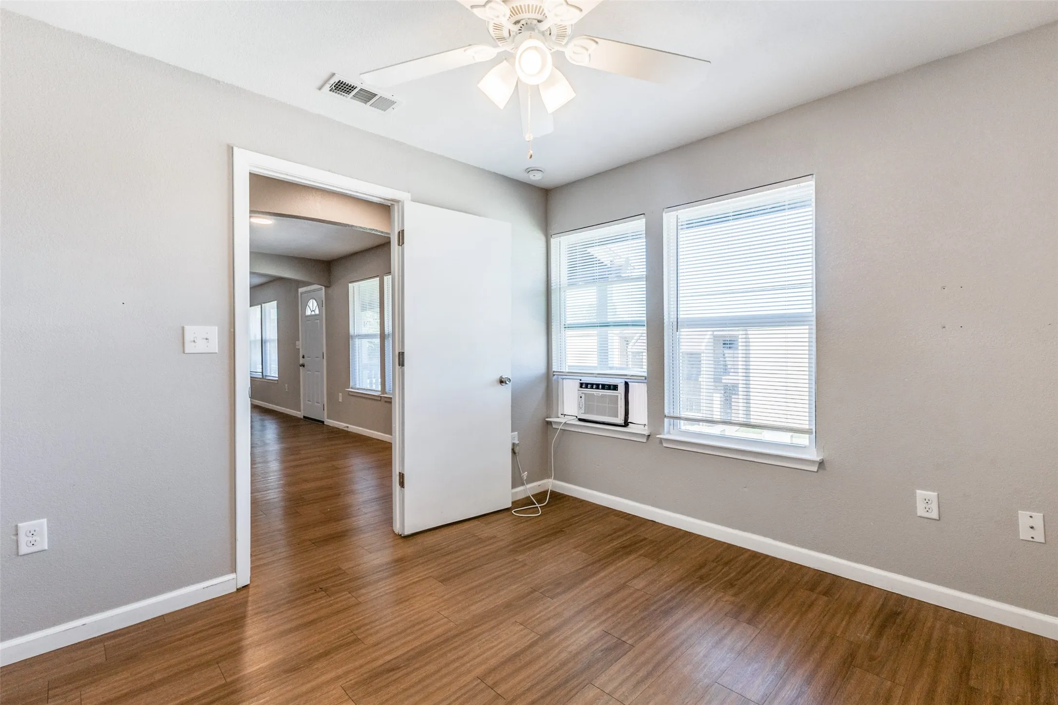 Quadruplex For Sale in Dallas County , 315 N Merrill Avenue, Duncanville, Texas 75116, 9 Bedrooms, 5 Bathrooms, 4 Garage spaces, 0 Sqft, built in 1955, Preowned, Price $625,000, mls#21157933, Real Estate Agent in Duncanville, Homes For Sale in Dallas county, Homes For Sale in Duncanville, Realtor in Duncanville Texas, Real Estate Brokerage Independent Realty Texas, Luminita Cordes Realtor