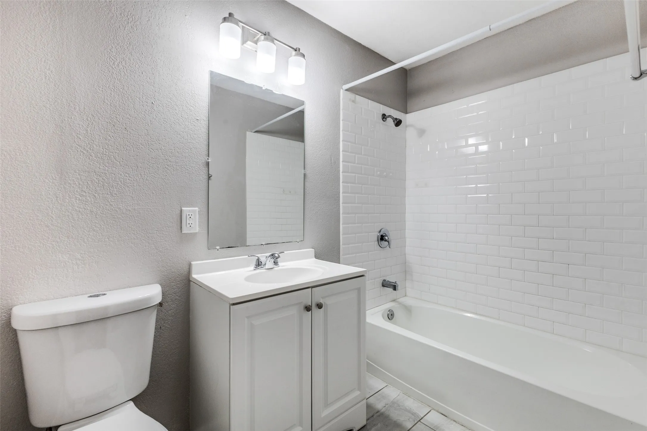 Quadruplex For Sale in Dallas County , 315 N Merrill Avenue, Duncanville, Texas 75116, 9 Bedrooms, 5 Bathrooms, 4 Garage spaces, 0 Sqft, built in 1955, Preowned, Price $625,000, mls#21157933, Real Estate Agent in Duncanville, Homes For Sale in Dallas county, Homes For Sale in Duncanville, Realtor in Duncanville Texas, Real Estate Brokerage Independent Realty Texas, Luminita Cordes Realtor