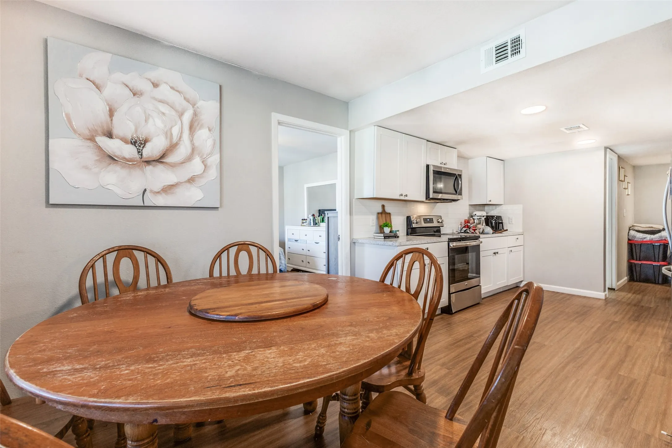 Quadruplex For Sale in Dallas County , 315 N Merrill Avenue, Duncanville, Texas 75116, 9 Bedrooms, 5 Bathrooms, 4 Garage spaces, 0 Sqft, built in 1955, Preowned, Price $625,000, mls#21157933, Real Estate Agent in Duncanville, Homes For Sale in Dallas county, Homes For Sale in Duncanville, Realtor in Duncanville Texas, Real Estate Brokerage Independent Realty Texas, Luminita Cordes Realtor