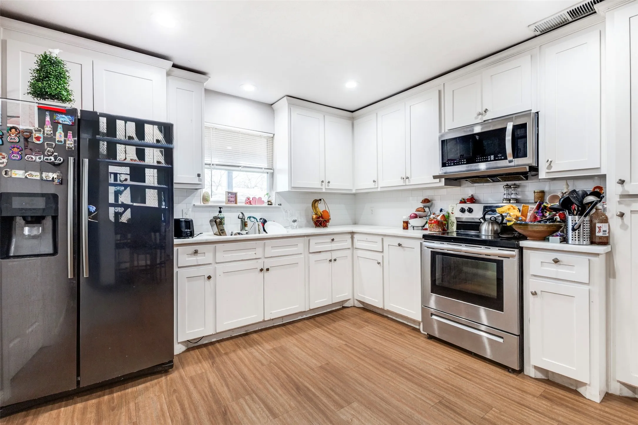 Quadruplex For Sale in Dallas County , 315 N Merrill Avenue, Duncanville, Texas 75116, 9 Bedrooms, 5 Bathrooms, 4 Garage spaces, 0 Sqft, built in 1955, Preowned, Price $625,000, mls#21157933, Real Estate Agent in Duncanville, Homes For Sale in Dallas county, Homes For Sale in Duncanville, Realtor in Duncanville Texas, Real Estate Brokerage Independent Realty Texas, Luminita Cordes Realtor