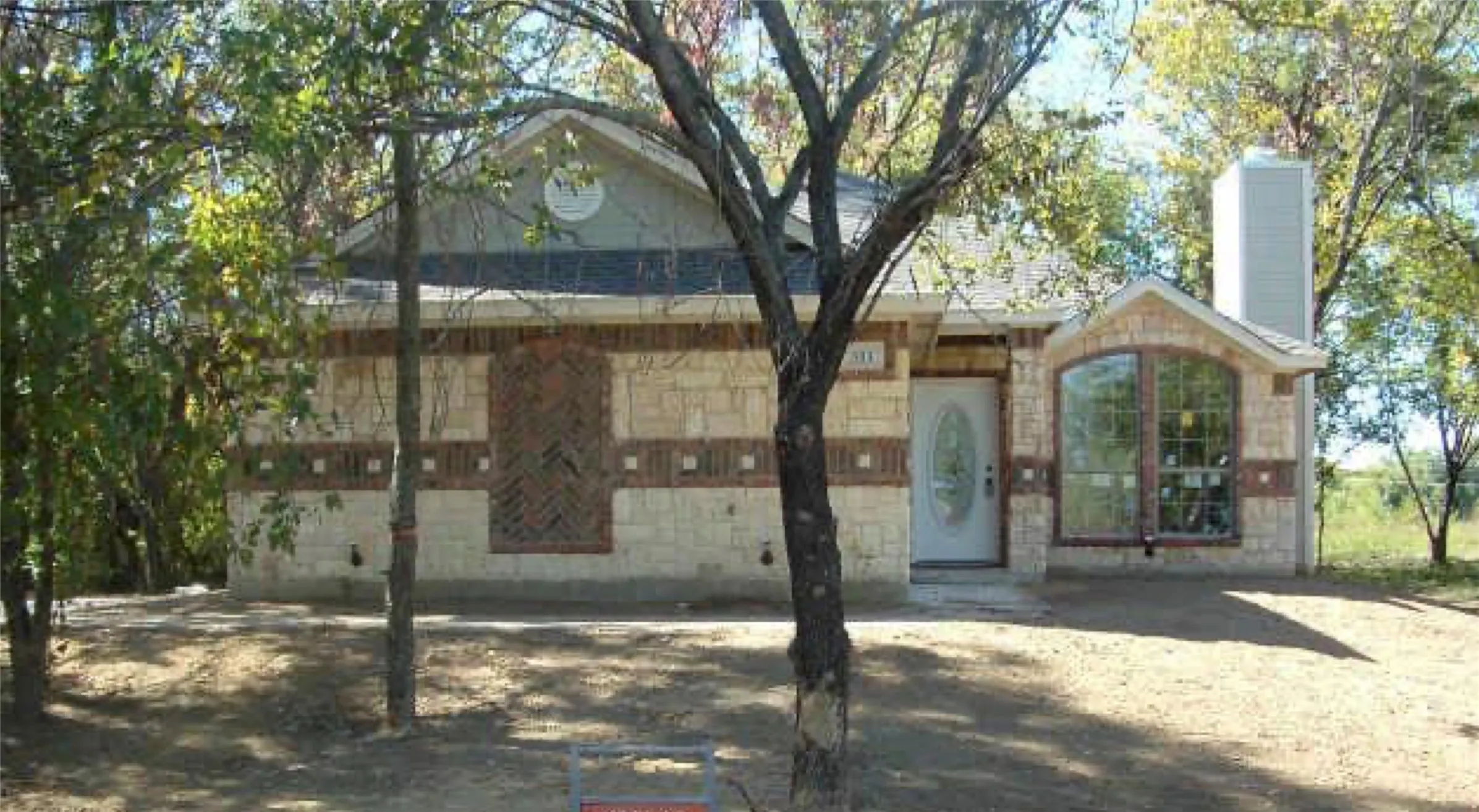 Single Family Residence For Sale in Parker County , 311 S Spring Branch Trail, Springtown, Texas 76082, 3 Bedroom, 2 Bathroom, 2 Garage spaces, 1,408 Sqft, built in 2006, Preowned, mls#21158015, Real Estate Agent in Springtown, Homes For Sale in Parker county, Homes For Sale in Springtown, Realtor in Springtown Texas, Real Estate Brokerage Independent Realty Texas, Luminita Cordes Realtor