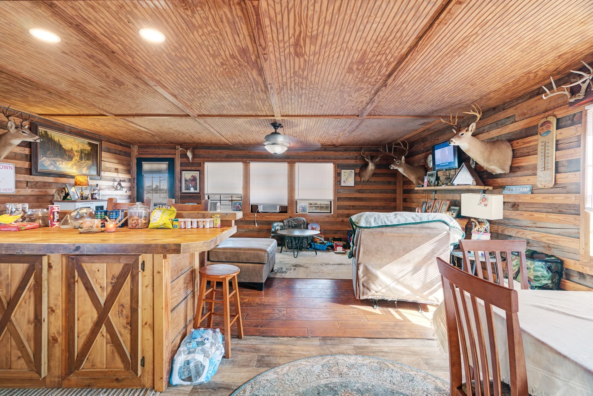 Single Family Residence For Sale in Lamar County , 4060 CR 36220, Sumner, Texas 75486, 2 Bedroom, 1 Bathroom, Garage spaces, 9,999 Sqft, built in 0, Preowned, mls#21155310, Real Estate Agent in Sumner, Homes For Sale in Lamar county, Homes For Sale in Sumner, Realtor in Sumner Texas, Real Estate Brokerage Independent Realty Texas, Luminita Cordes Realtor