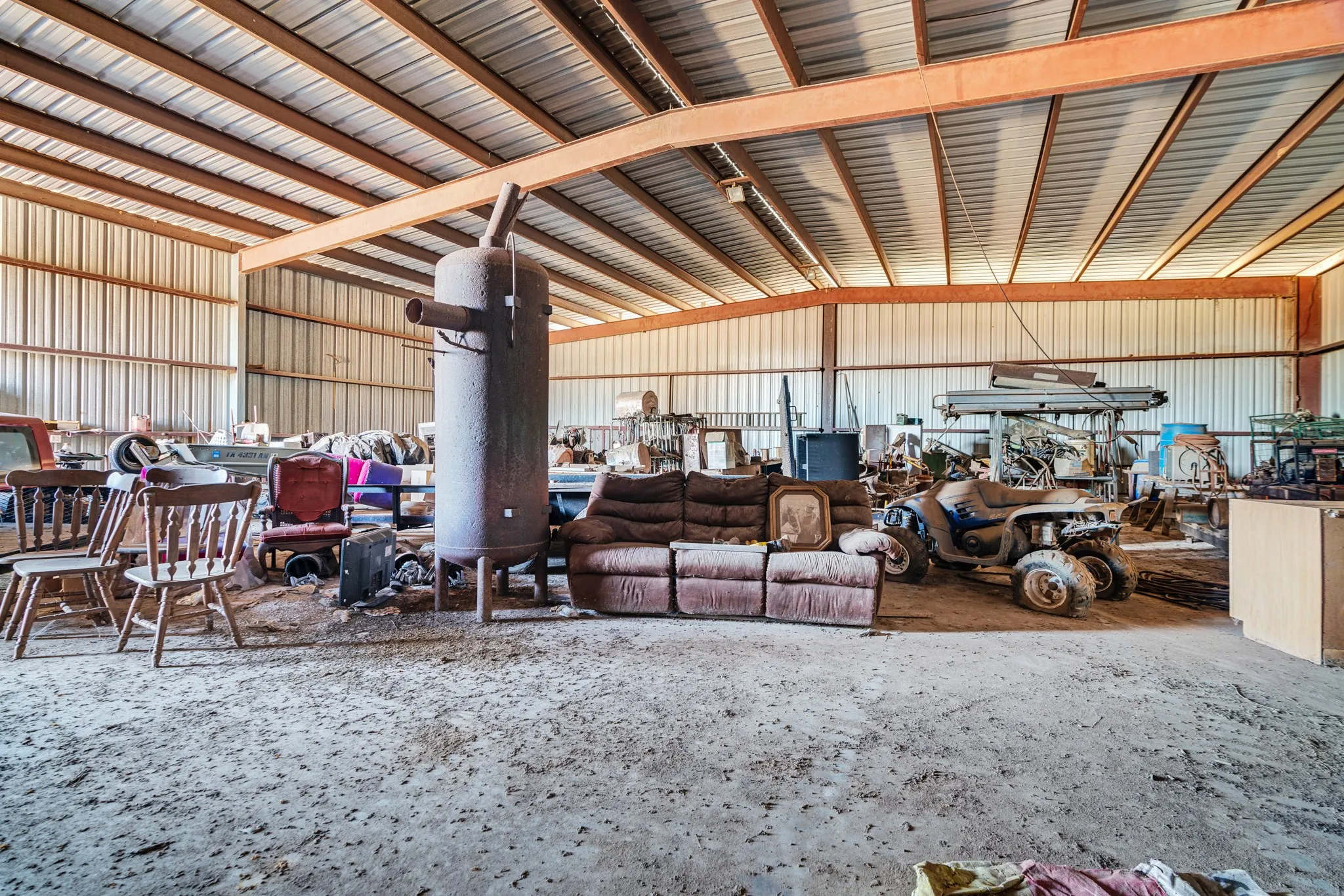 Single Family Residence For Sale in Lamar County , 4060 CR 36220, Sumner, Texas 75486, 2 Bedroom, 1 Bathroom, Garage spaces, 9,999 Sqft, built in 0, Preowned, mls#21155310, Real Estate Agent in Sumner, Homes For Sale in Lamar county, Homes For Sale in Sumner, Realtor in Sumner Texas, Real Estate Brokerage Independent Realty Texas, Luminita Cordes Realtor