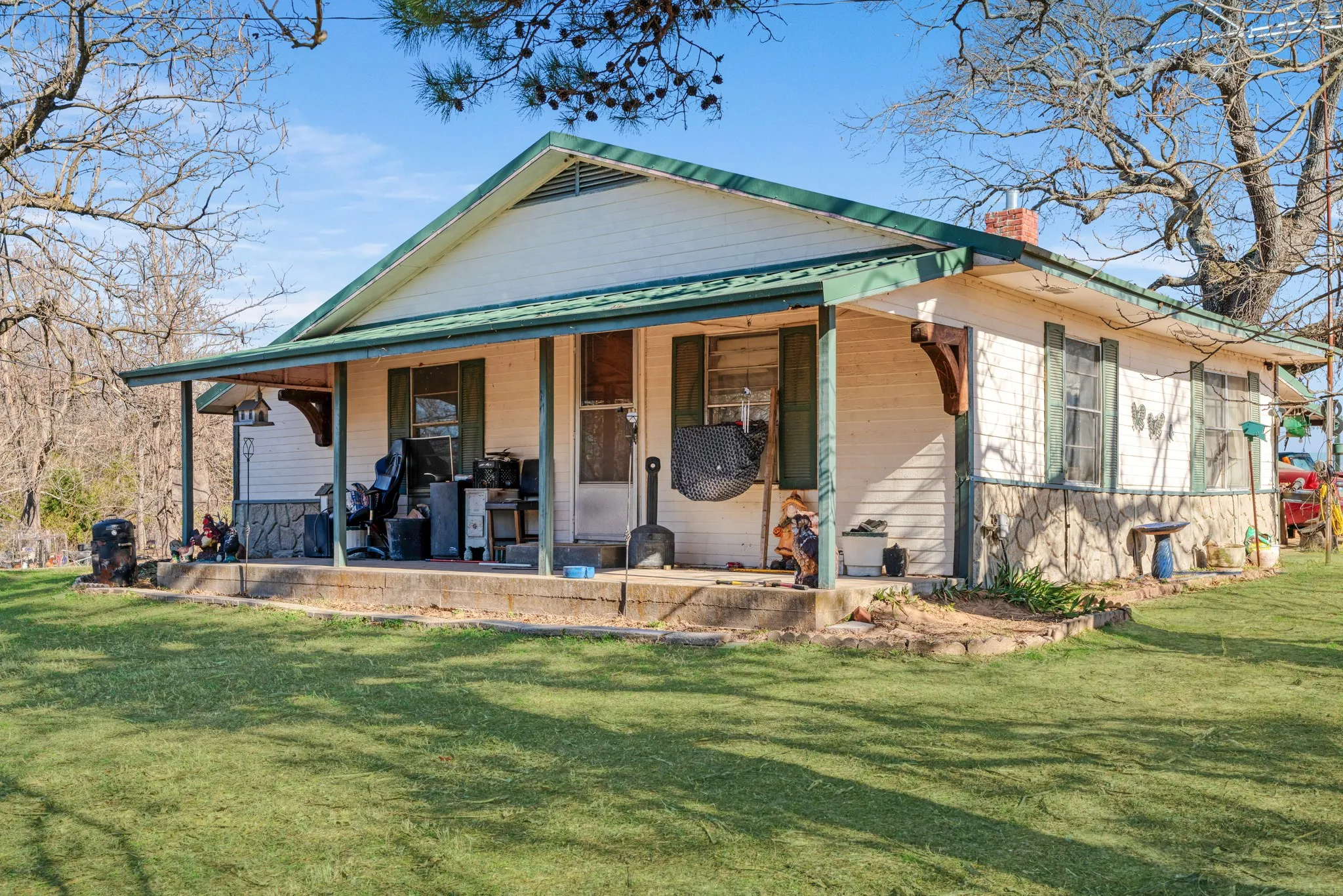 Single Family Residence For Sale in Lamar County , 4060 CR 36220, Sumner, Texas 75486, 2 Bedroom, 1 Bathroom, Garage spaces, 9,999 Sqft, built in 0, Preowned, mls#21155310, Real Estate Agent in Sumner, Homes For Sale in Lamar county, Homes For Sale in Sumner, Realtor in Sumner Texas, Real Estate Brokerage Independent Realty Texas, Luminita Cordes Realtor