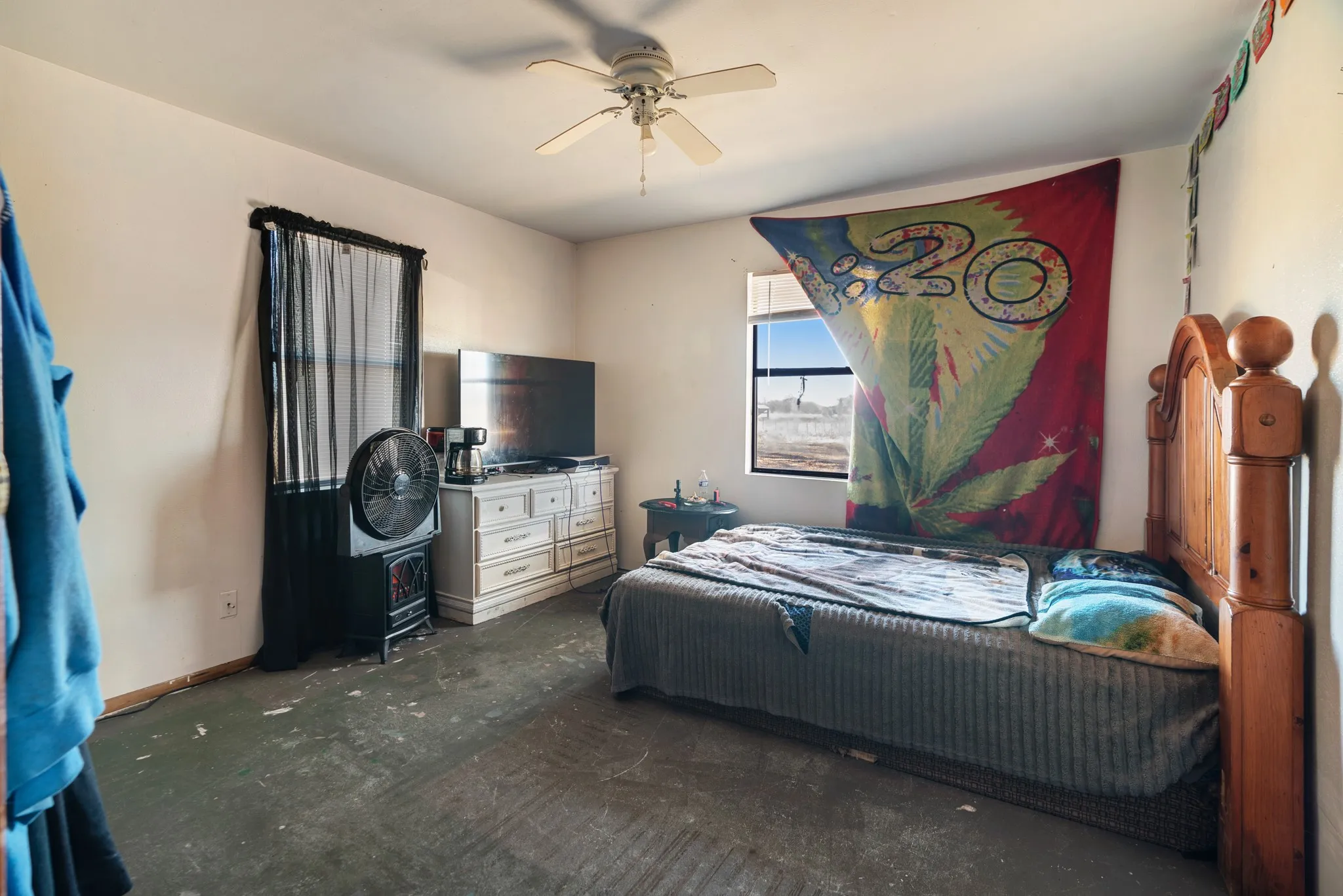 Single Family Residence For Sale in Lamar County , 4060 CR 36220, Sumner, Texas 75486, 2 Bedroom, 1 Bathroom, Garage spaces, 9,999 Sqft, built in 0, Preowned, mls#21155310, Real Estate Agent in Sumner, Homes For Sale in Lamar county, Homes For Sale in Sumner, Realtor in Sumner Texas, Real Estate Brokerage Independent Realty Texas, Luminita Cordes Realtor