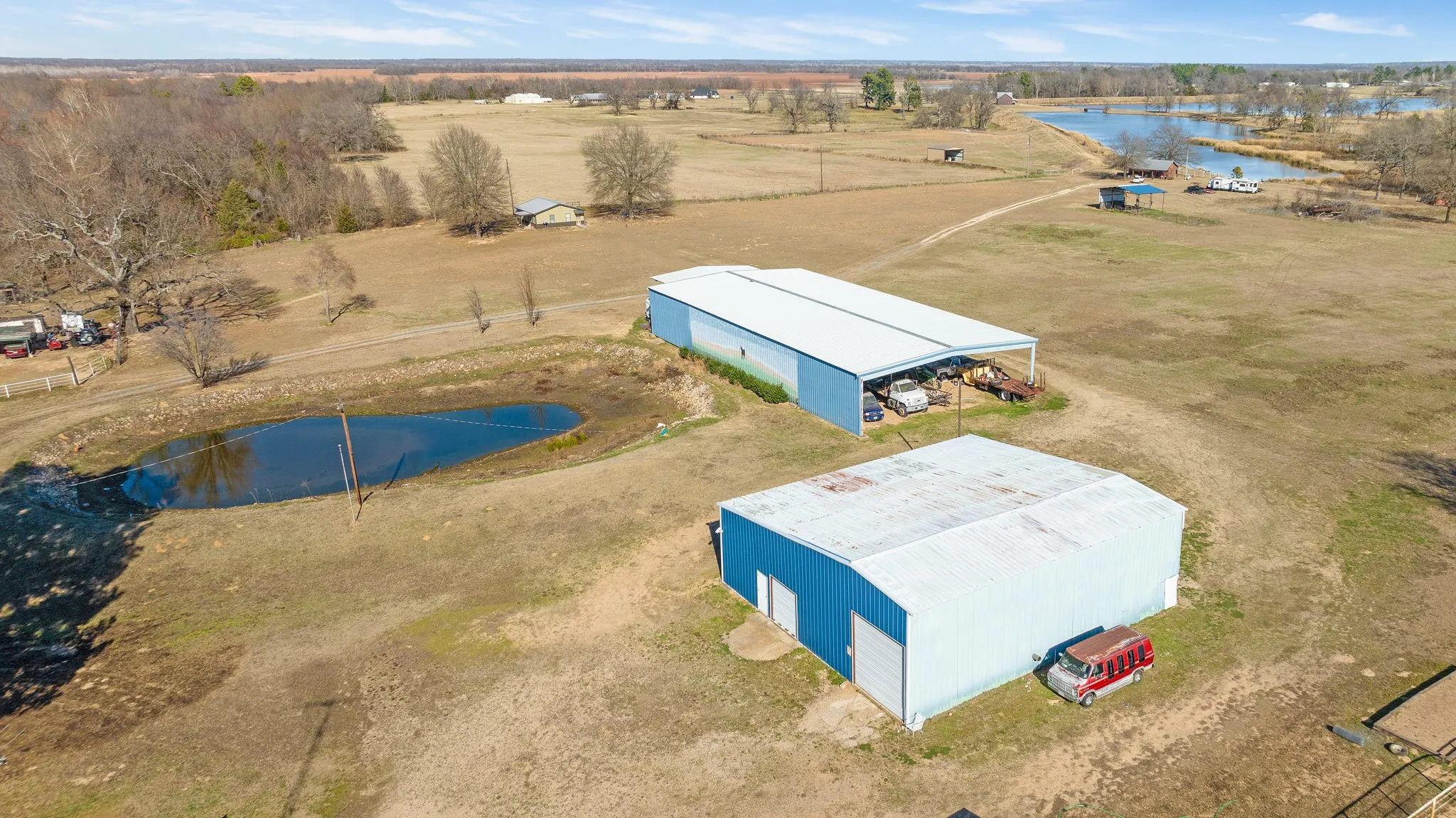 Single Family Residence For Sale in Lamar County , 4060 CR 36220, Sumner, Texas 75486, 2 Bedroom, 1 Bathroom, Garage spaces, 9,999 Sqft, built in 0, Preowned, mls#21155310, Real Estate Agent in Sumner, Homes For Sale in Lamar county, Homes For Sale in Sumner, Realtor in Sumner Texas, Real Estate Brokerage Independent Realty Texas, Luminita Cordes Realtor