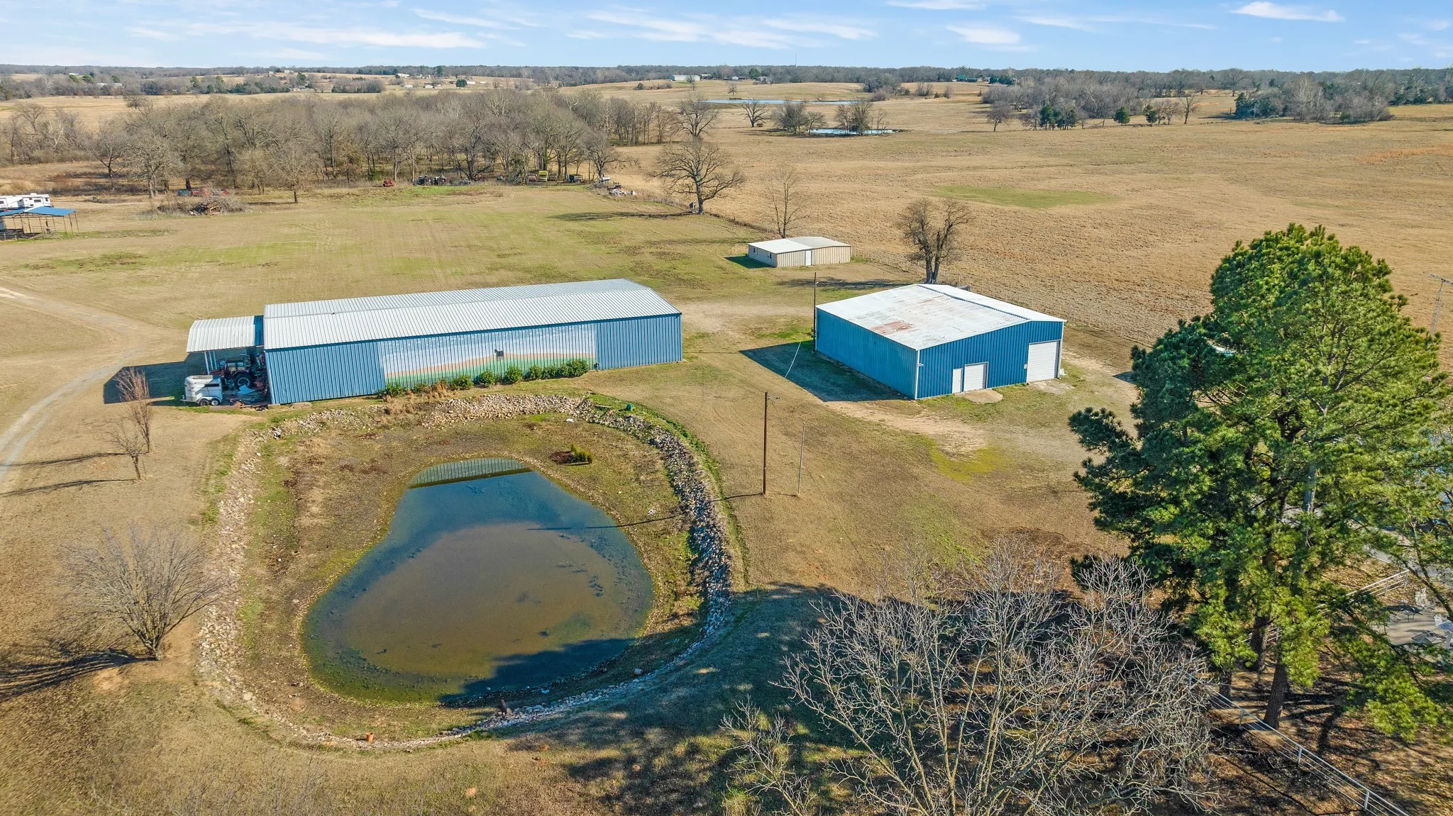 Single Family Residence For Sale in Lamar County , 4060 CR 36220, Sumner, Texas 75486, 2 Bedroom, 1 Bathroom, Garage spaces, 9,999 Sqft, built in 0, Preowned, mls#21155310, Real Estate Agent in Sumner, Homes For Sale in Lamar county, Homes For Sale in Sumner, Realtor in Sumner Texas, Real Estate Brokerage Independent Realty Texas, Luminita Cordes Realtor