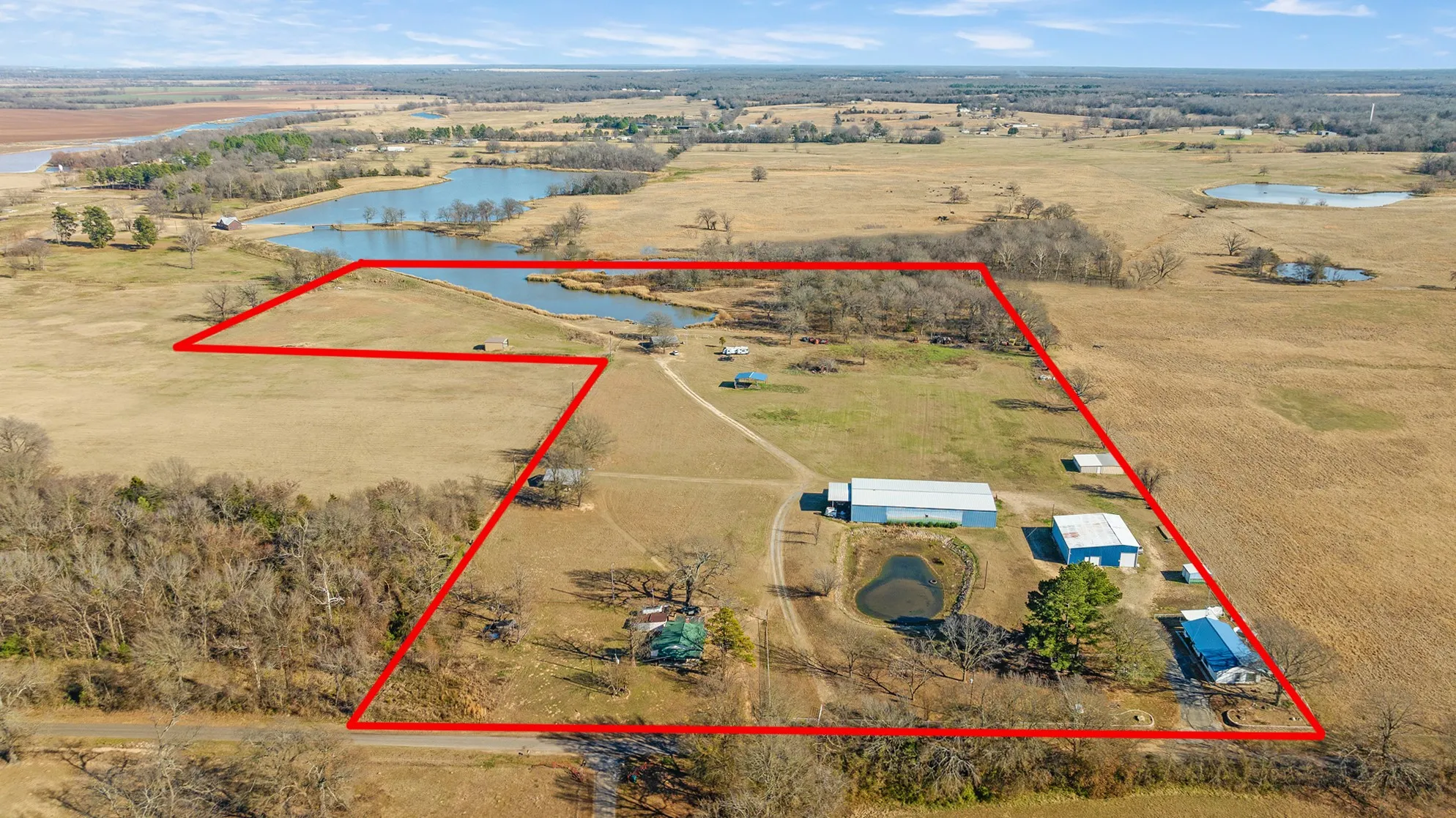 Single Family Residence For Sale in Lamar County , 4060 CR 36220, Sumner, Texas 75486, 2 Bedroom, 1 Bathroom, Garage spaces, 9,999 Sqft, built in 0, Preowned, mls#21155310, Real Estate Agent in Sumner, Homes For Sale in Lamar county, Homes For Sale in Sumner, Realtor in Sumner Texas, Real Estate Brokerage Independent Realty Texas, Luminita Cordes Realtor