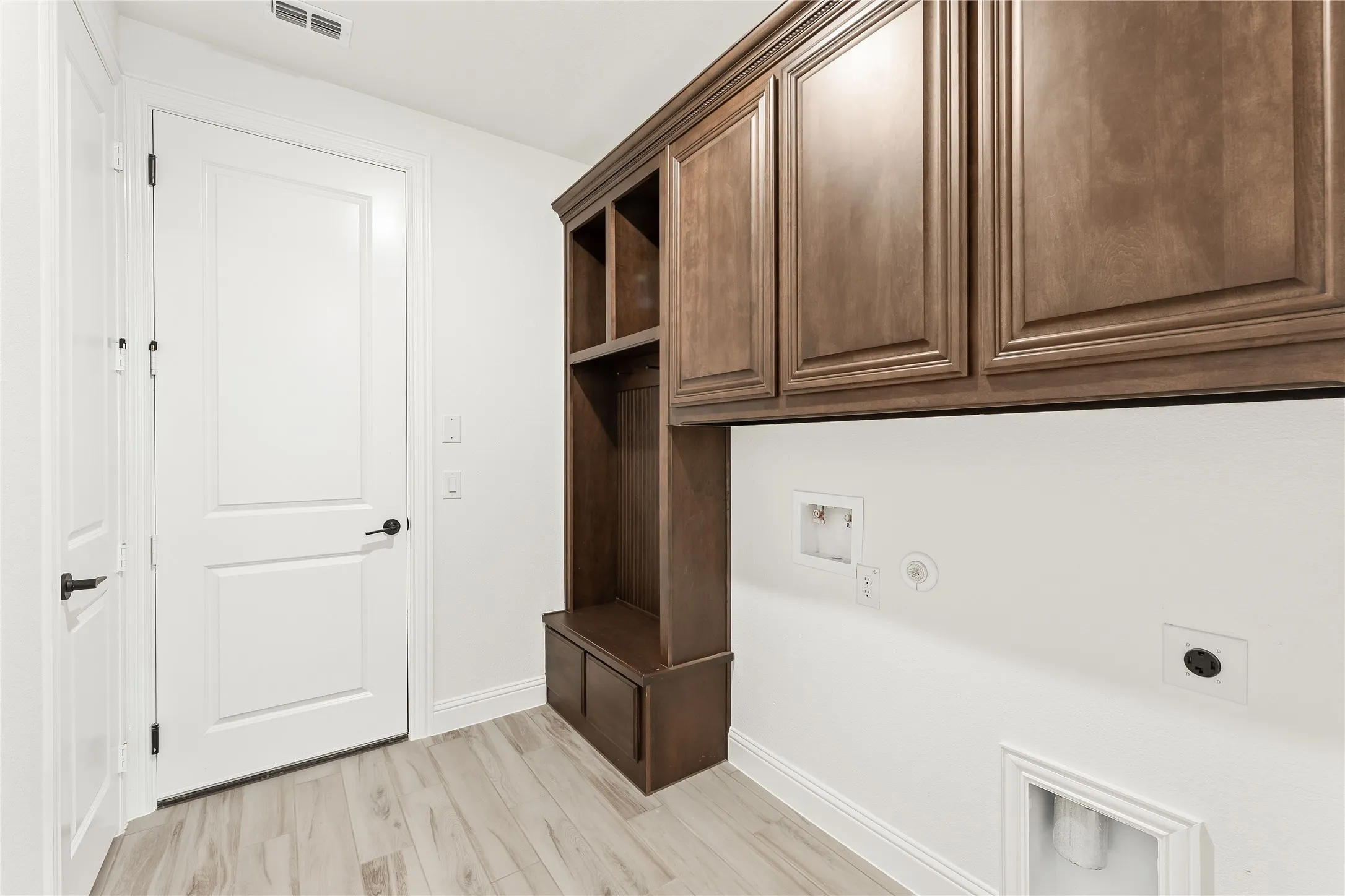 Single Family Residence For Sale in Ellis County , 421 Birkdale Lane, Red Oak, Texas 75154, 4 Bedroom, 3 Bathroom, 3 Garage spaces, 3,480 Sqft, built in 2026, New Construction - Complete, mls#21131926, Real Estate Agent in Red Oak, Homes For Sale in Ellis county, Homes For Sale in Red Oak, Realtor in Red Oak Texas, Real Estate Brokerage Independent Realty Texas, Luminita Cordes Realtor