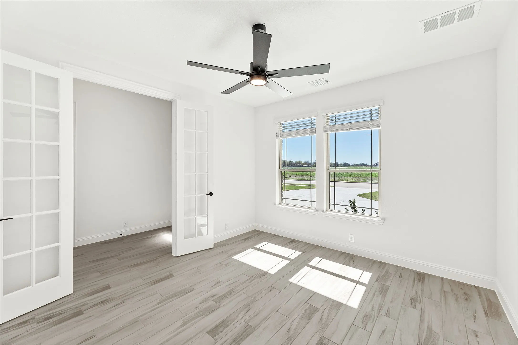 Single Family Residence For Sale in Ellis County , 421 Birkdale Lane, Red Oak, Texas 75154, 4 Bedroom, 3 Bathroom, 3 Garage spaces, 3,480 Sqft, built in 2026, New Construction - Complete, mls#21131926, Real Estate Agent in Red Oak, Homes For Sale in Ellis county, Homes For Sale in Red Oak, Realtor in Red Oak Texas, Real Estate Brokerage Independent Realty Texas, Luminita Cordes Realtor