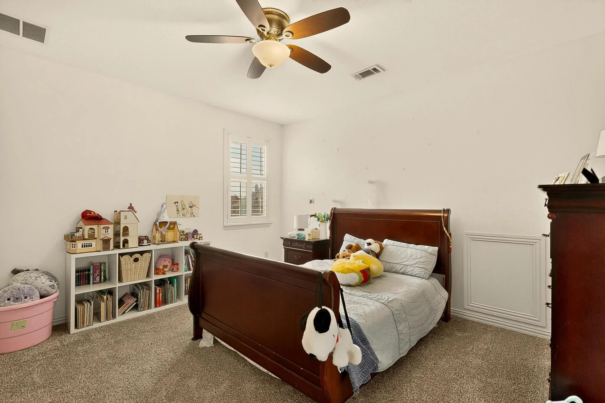 Single Family Residence For Sale in Kaufman County , 1107 Devonshire Drive S, Forney, Texas 75126, 5 Bedrooms, 4 Bathrooms, 2 Garage spaces, 4,389 Sqft, built in 2017, Price $732,500, mls#21156882, Real Estate Agent in Forney, Homes For Sale in Kaufman county, Homes For Sale in Forney, Realtor in Forney Texas, Real Estate Brokerage Independent Realty Texas, Luminita Cordes Realtor
