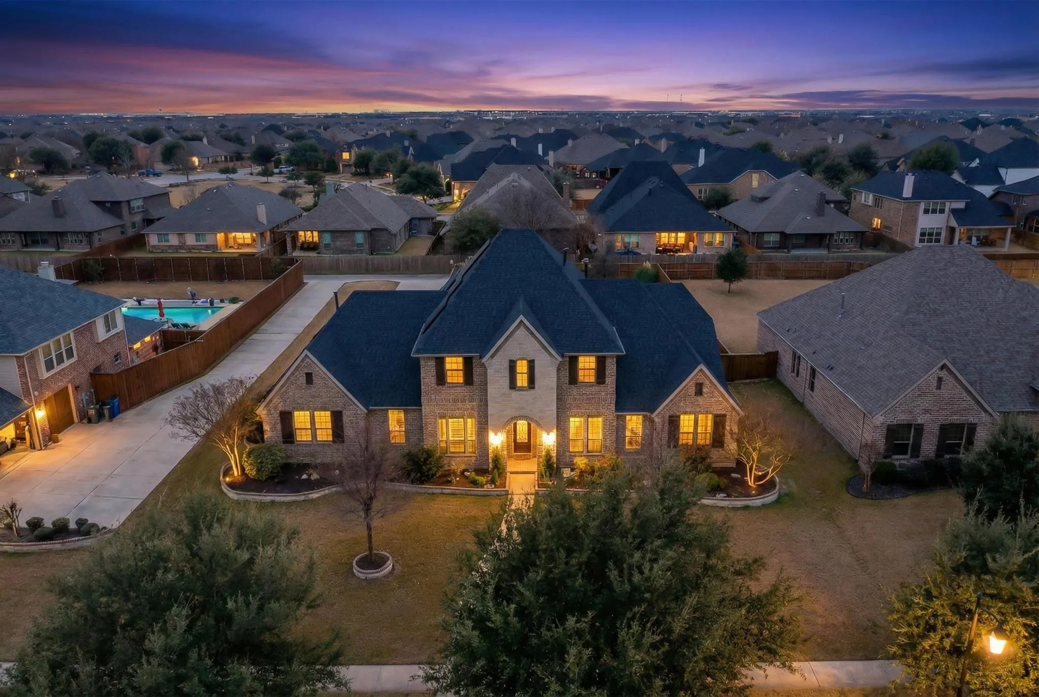 Single Family Residence For Sale in Kaufman County , 1107 Devonshire Drive S, Forney, Texas 75126, 5 Bedrooms, 4 Bathrooms, 2 Garage spaces, 4,389 Sqft, built in 2017, Price $732,500, mls#21156882, Real Estate Agent in Forney, Homes For Sale in Kaufman county, Homes For Sale in Forney, Realtor in Forney Texas, Real Estate Brokerage Independent Realty Texas, Luminita Cordes Realtor
