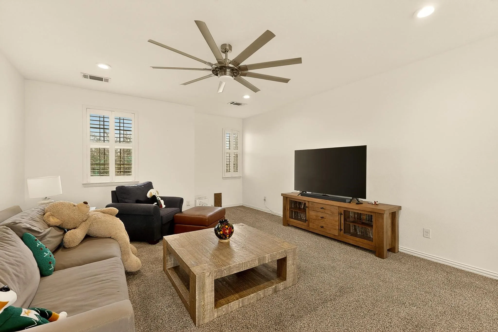 Single Family Residence For Sale in Kaufman County , 1107 Devonshire Drive S, Forney, Texas 75126, 5 Bedrooms, 4 Bathrooms, 2 Garage spaces, 4,389 Sqft, built in 2017, Price $732,500, mls#21156882, Real Estate Agent in Forney, Homes For Sale in Kaufman county, Homes For Sale in Forney, Realtor in Forney Texas, Real Estate Brokerage Independent Realty Texas, Luminita Cordes Realtor